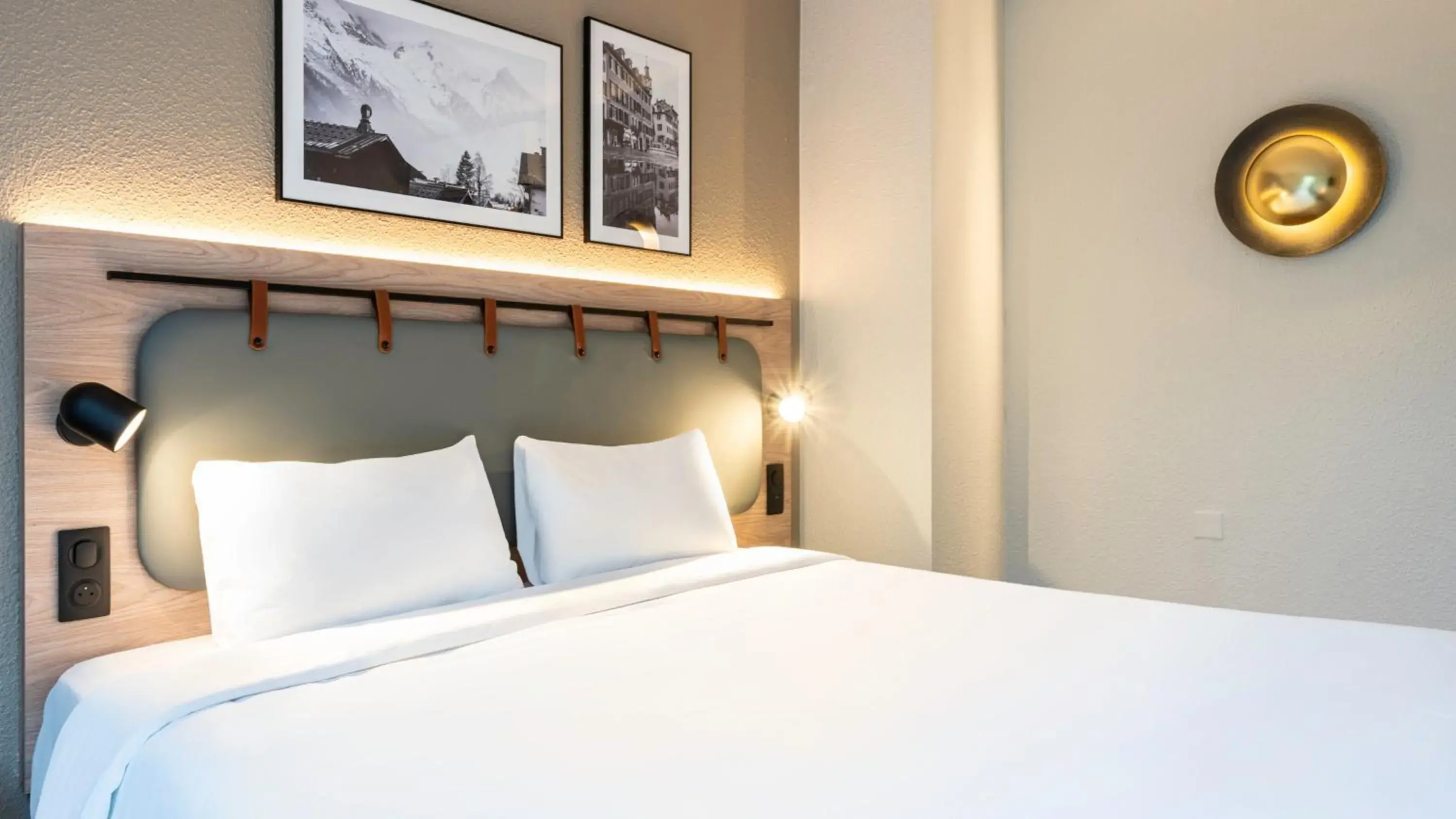 Standard Room - 1 King Bed 1 Sofa Bed in Campanile NATURE - Aix Les Bains Standard Room - 1 King Bed 1 Sofa Bed in Campanile NATURE - Aix Les Bains