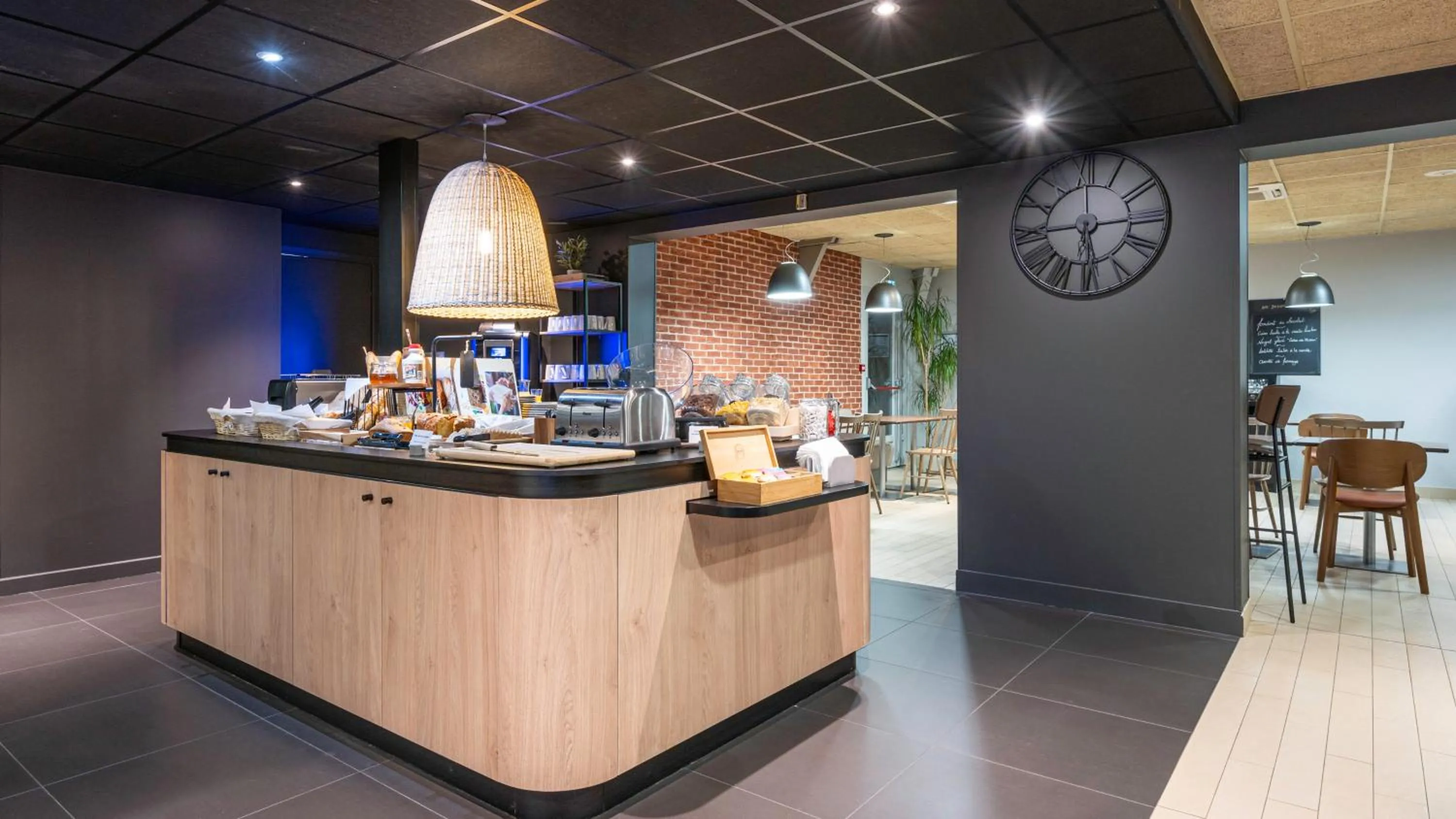 Restaurant/places to eat in Campanile NATURE - Aix Les Bains