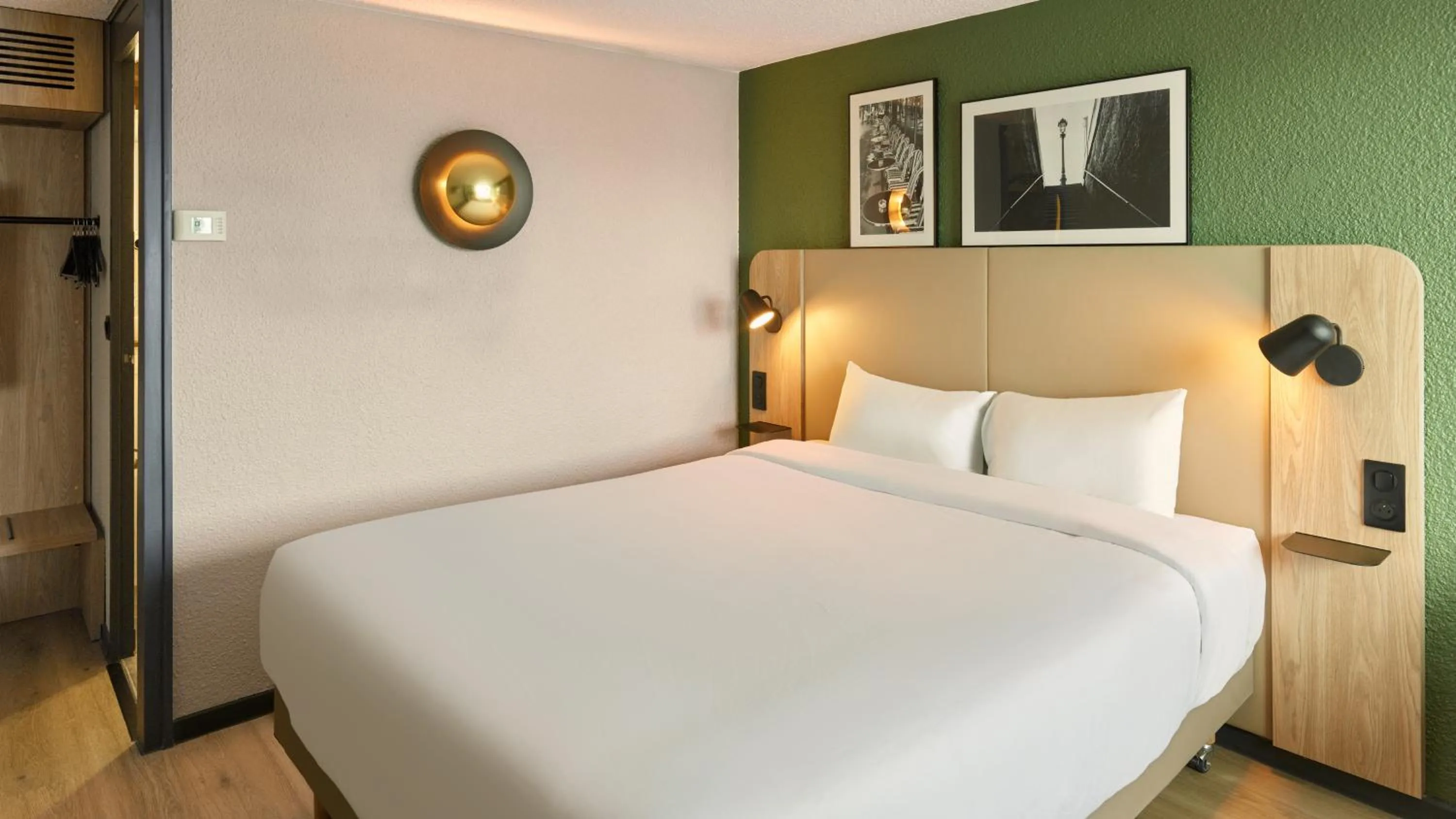 Bed in Campanile Bayonne