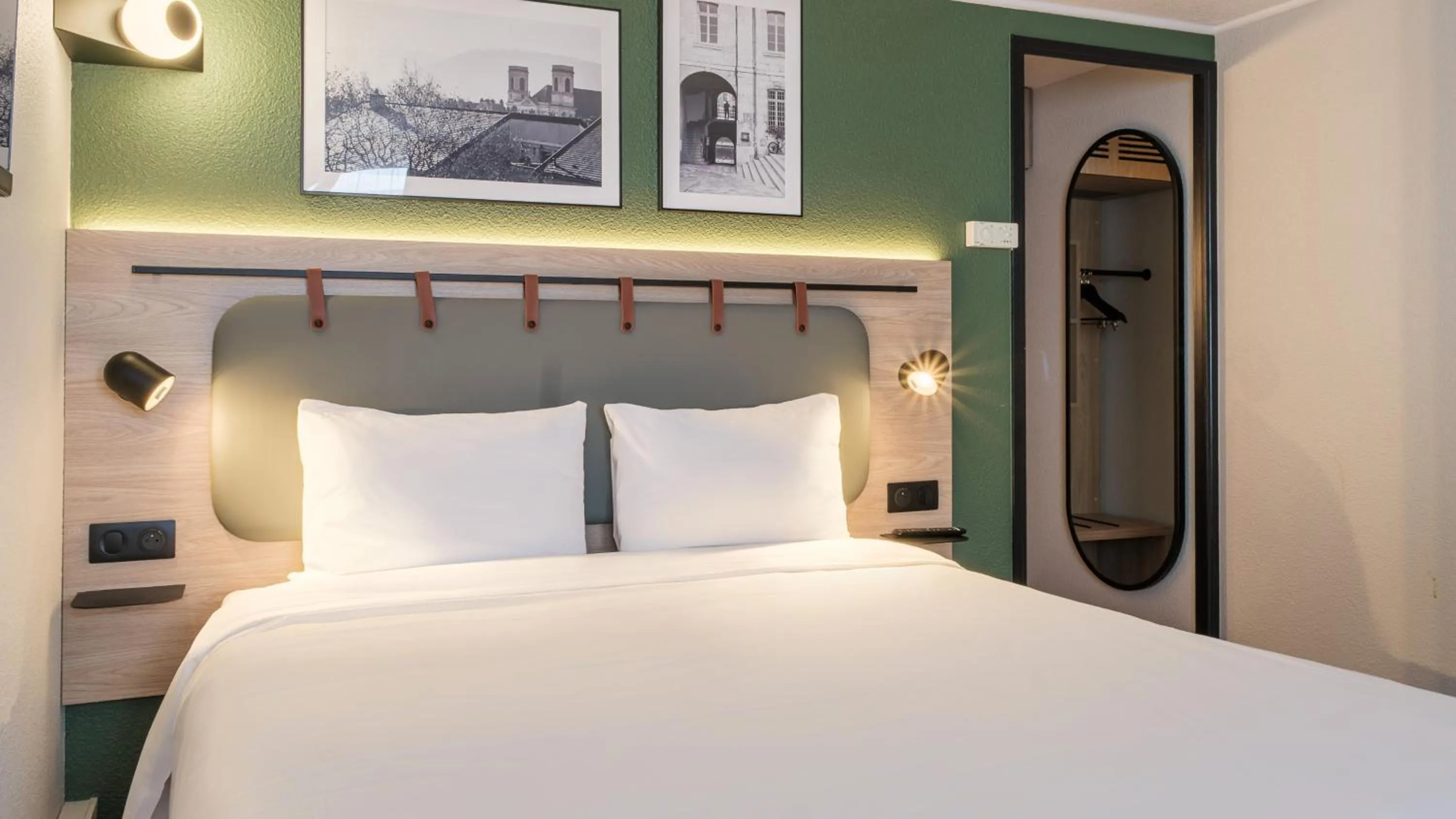 Photo of the whole room, Bed in Campanile NATURE - Besançon Ouest Chateaufarine