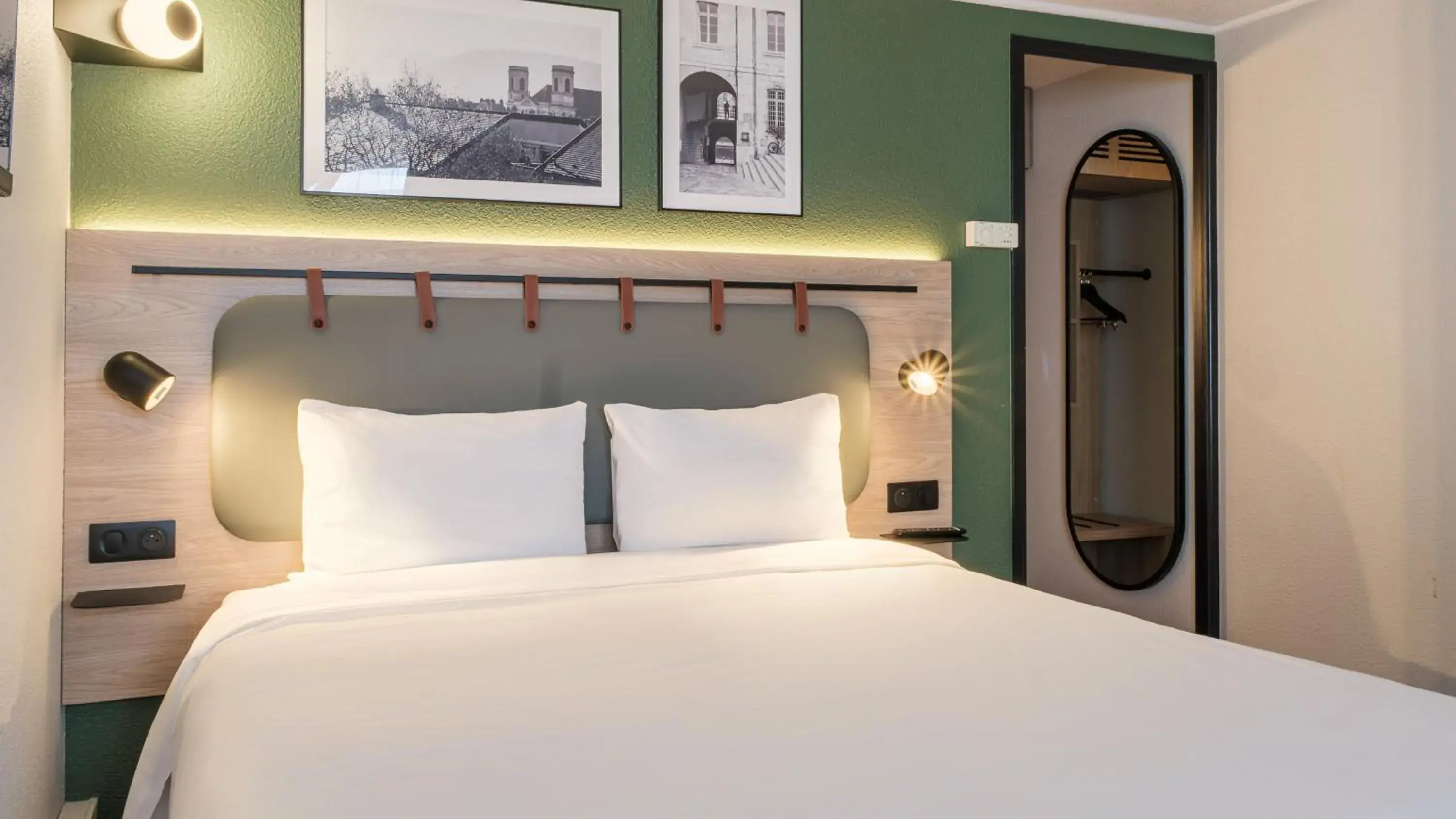 Standard Room - 1 Queen Bed in Campanile NATURE - Besançon Ouest Chateaufarine Standard Room - 1 Queen Bed in Campanile NATURE - Besançon Ouest Chateaufarine