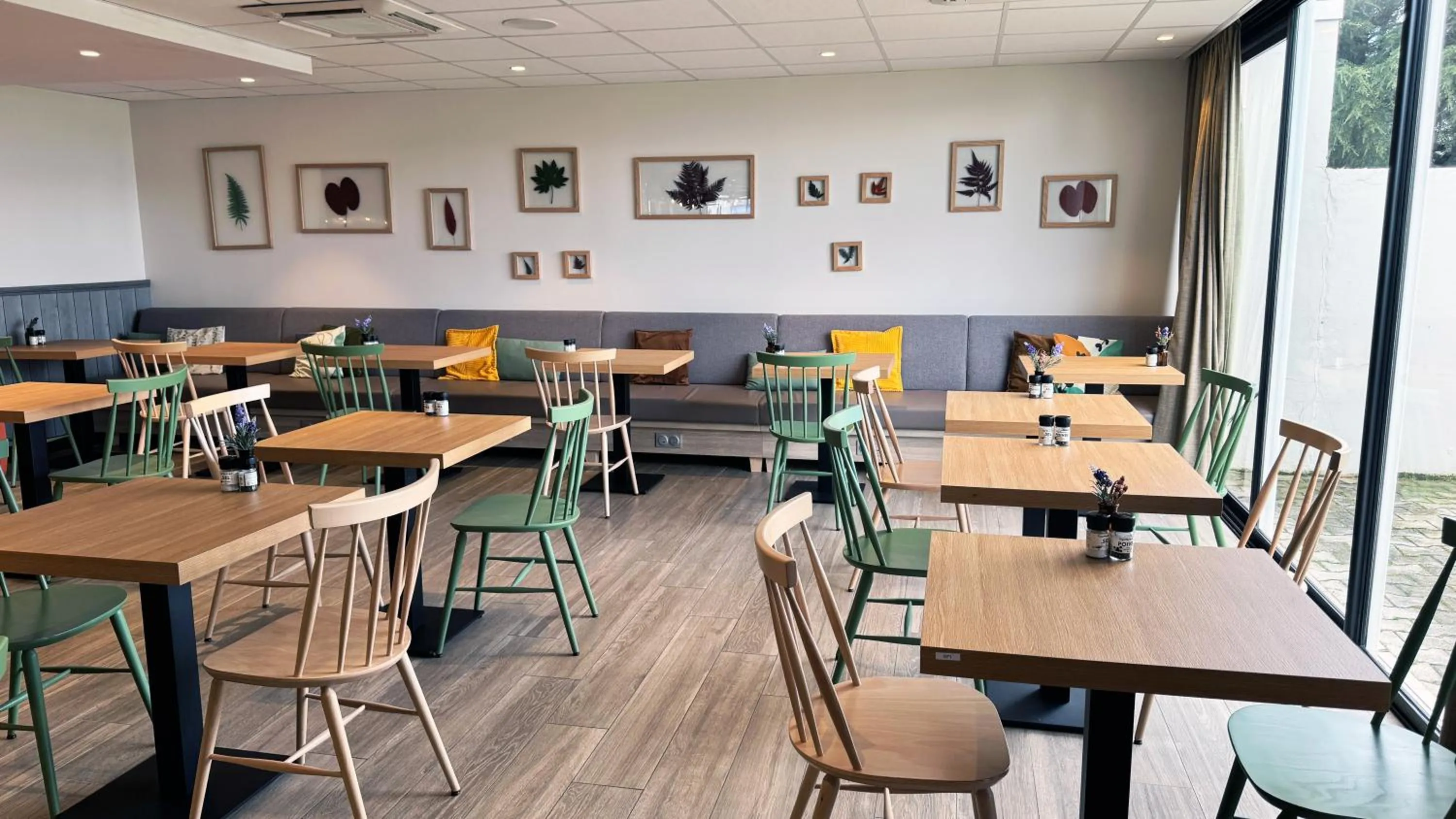 Restaurant/places to eat in Campanile Bollène A7