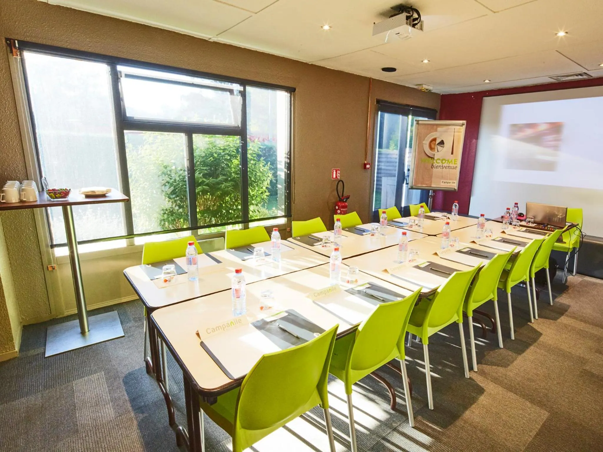 Meeting/conference room in Campanile NATURE - Bordeaux Est Artigues