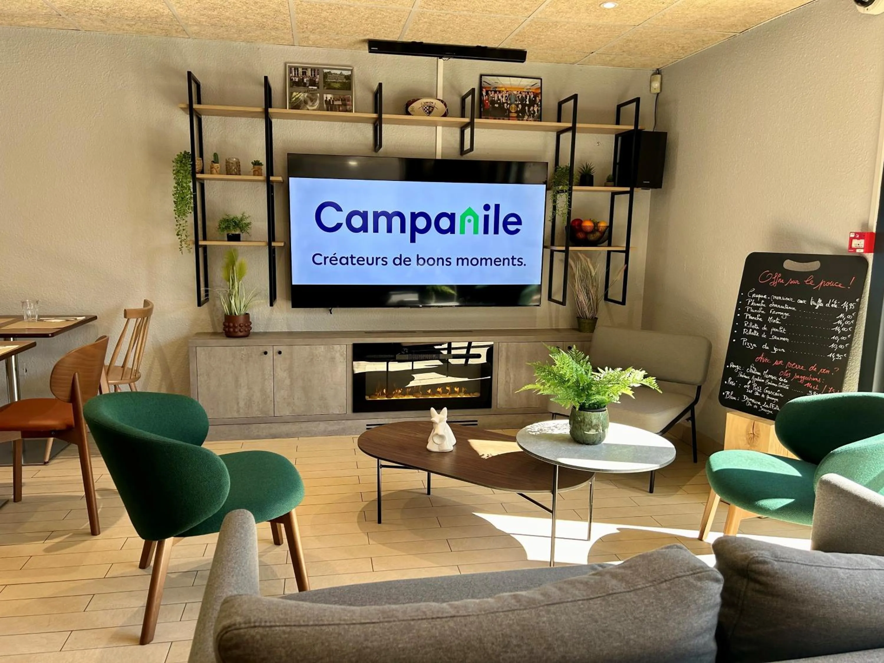 Communal lounge/ TV room in Campanile NATURE - Bordeaux Sud Gradignan Talence