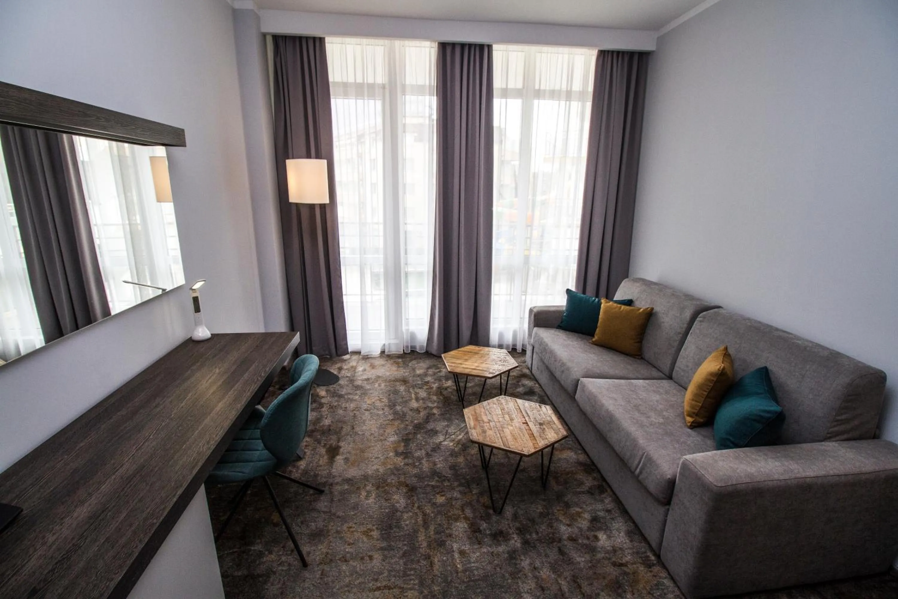 Patio in Best Western PLUS Premium Inn