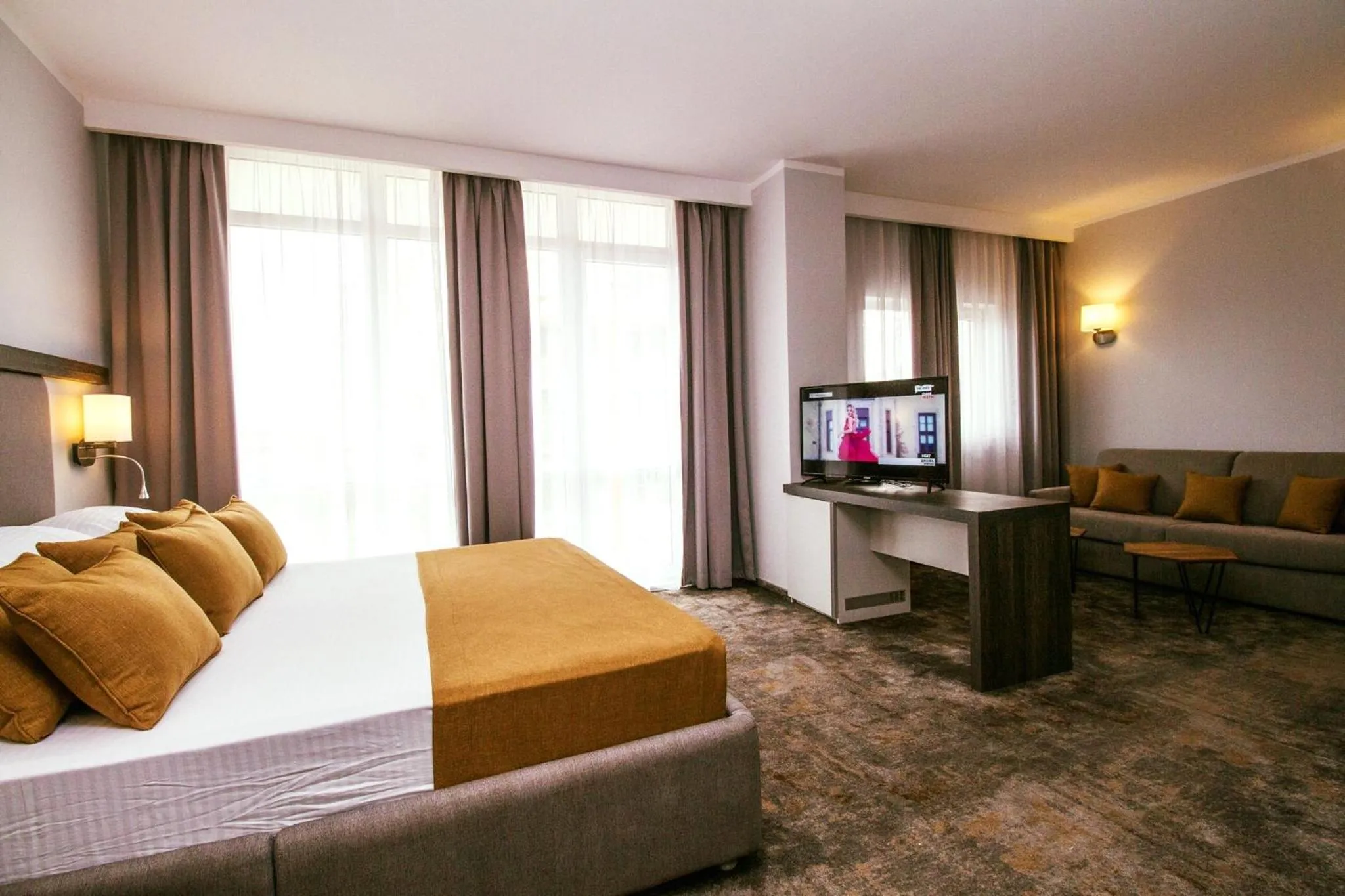 Bed in Best Western PLUS Premium Inn