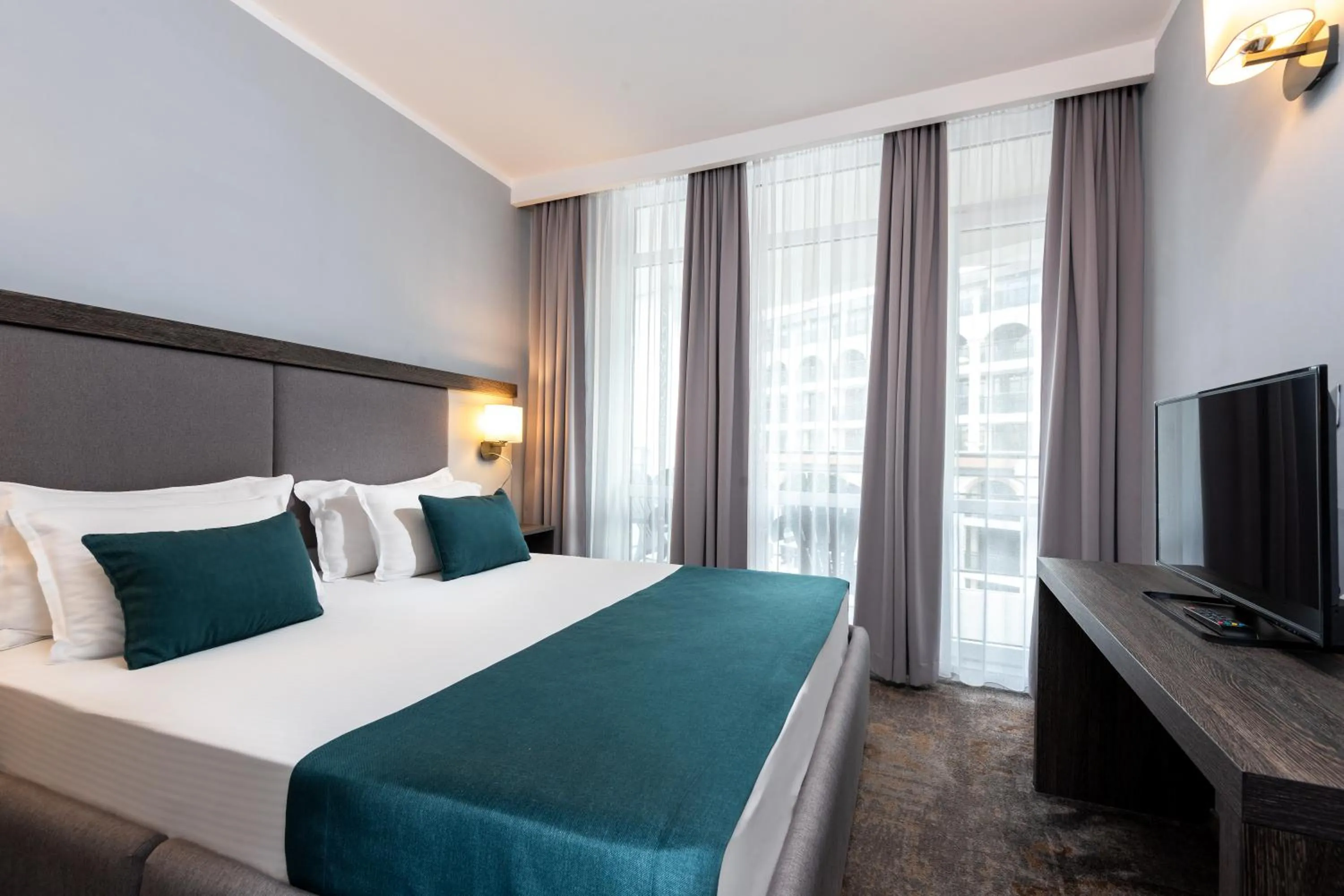 Photo of the whole room, Bed in Best Western PLUS Premium Inn