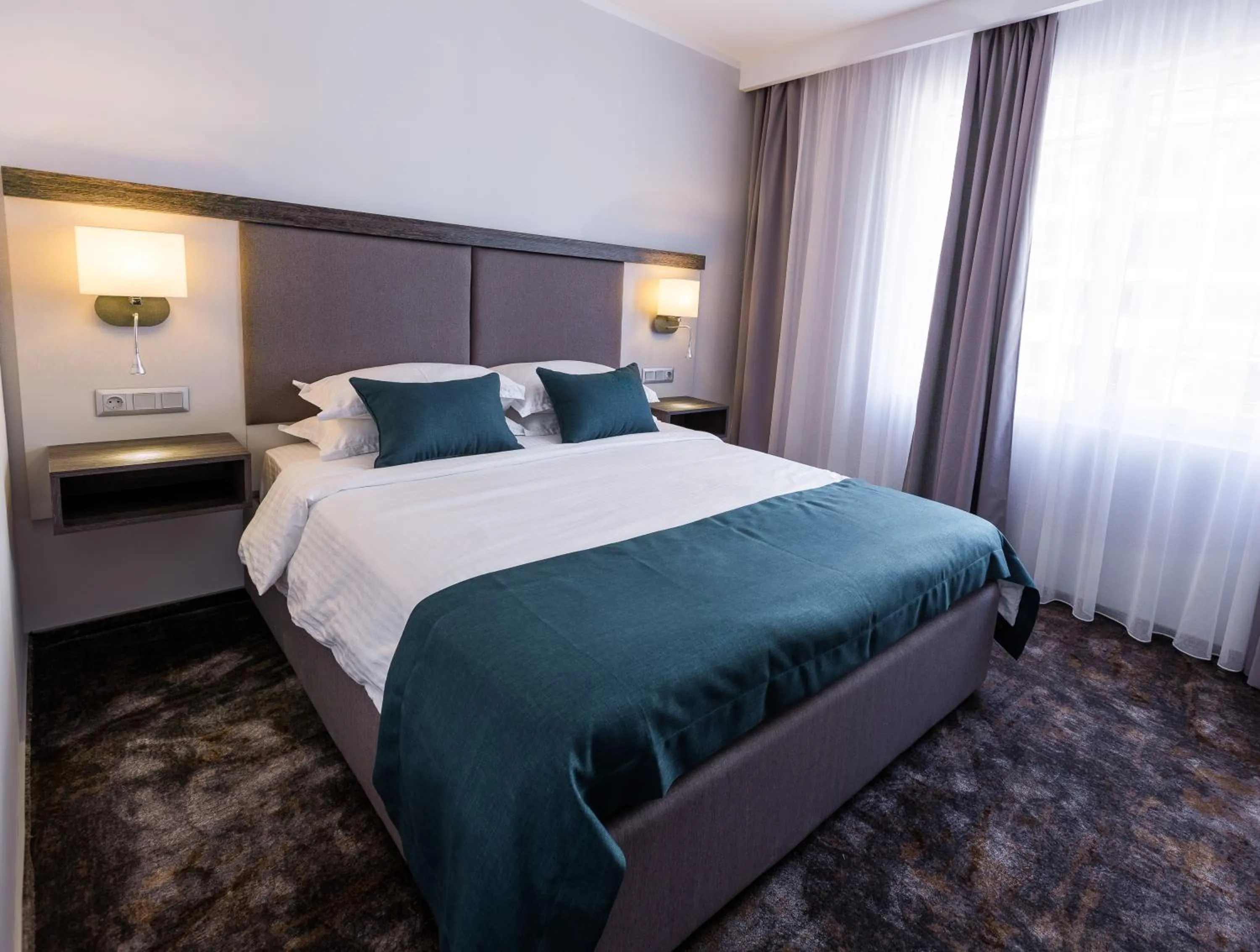 Bedroom, Bed in Best Western PLUS Premium Inn