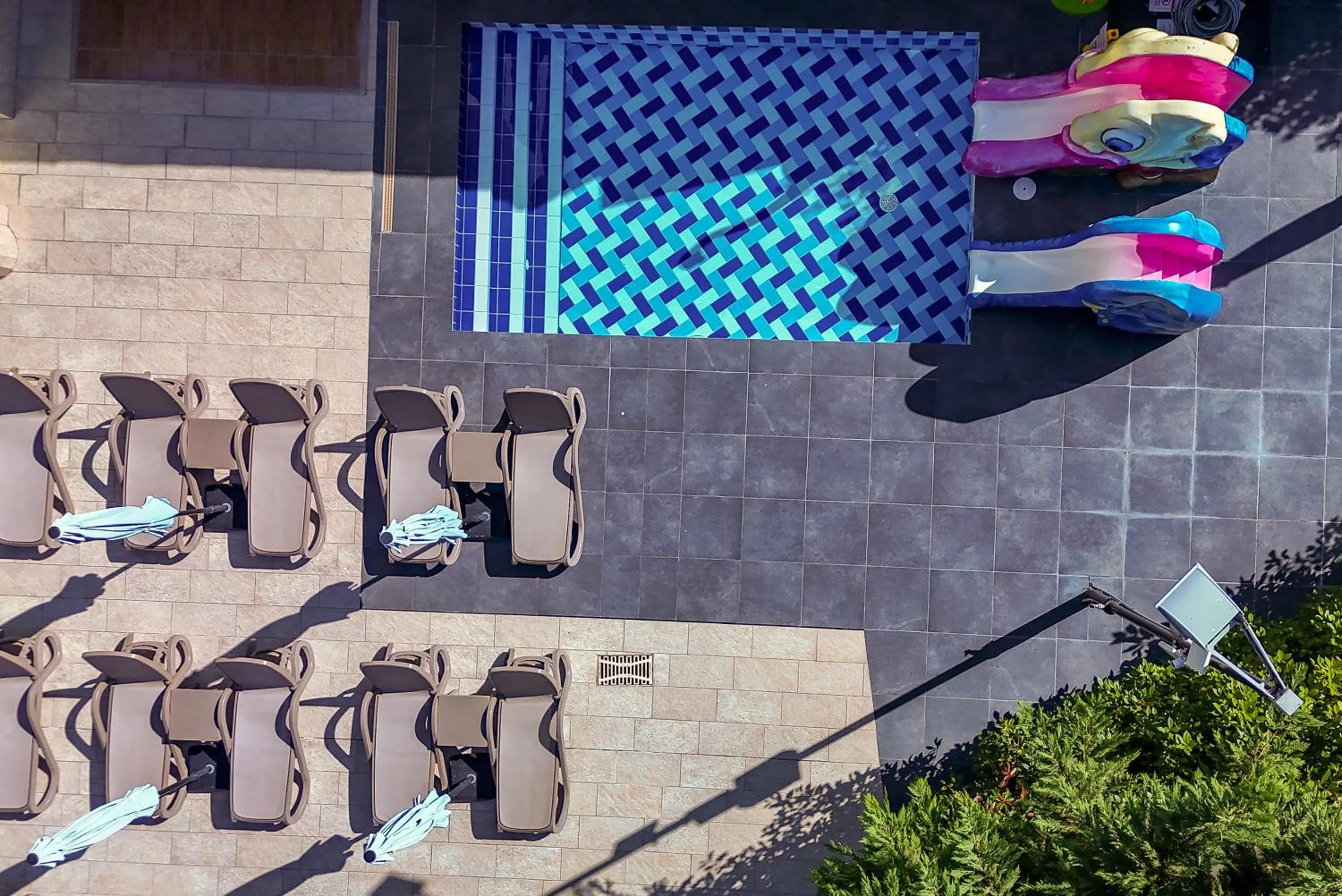 Swimming pool in Best Western PLUS Premium Inn