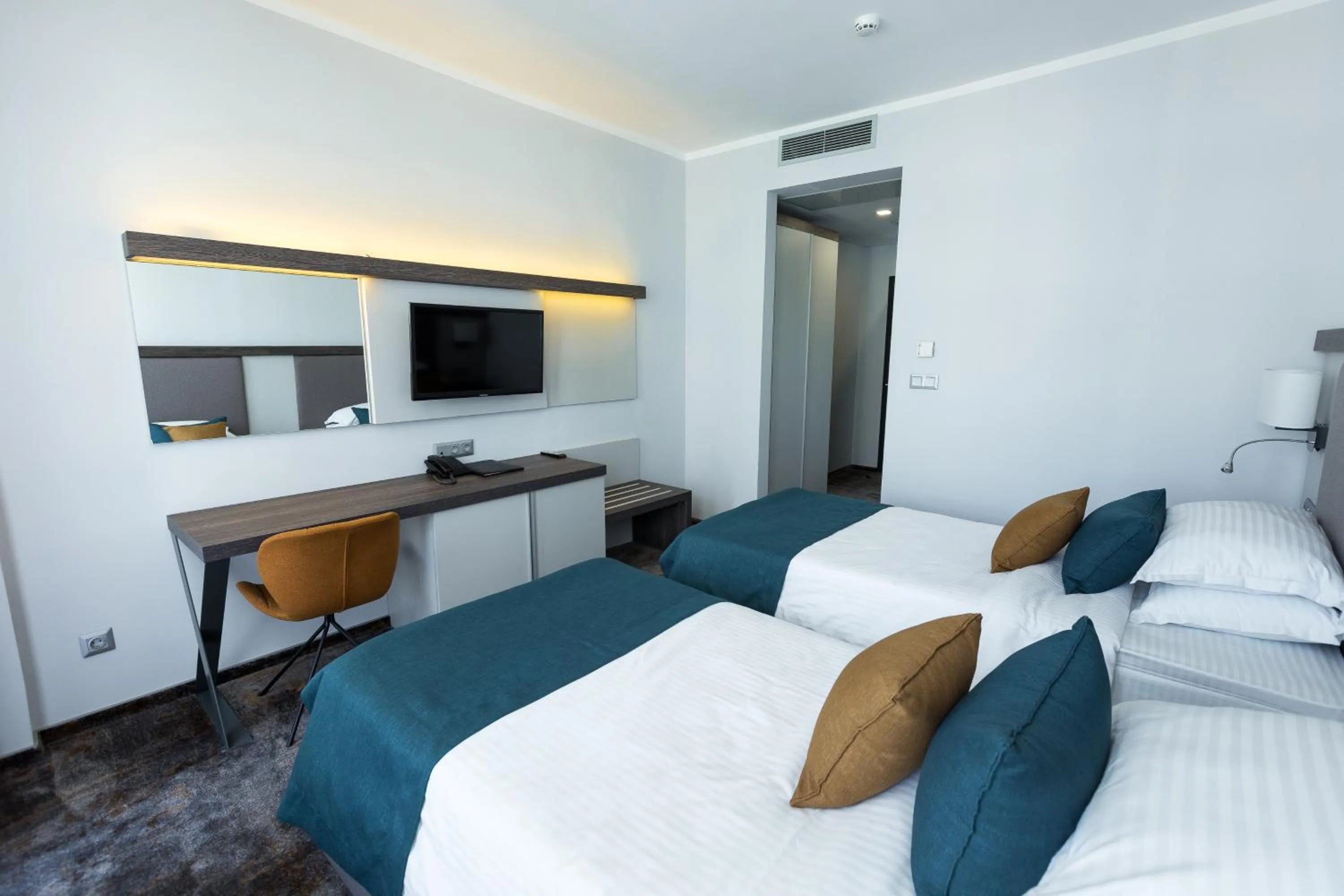 Bed in Best Western PLUS Premium Inn