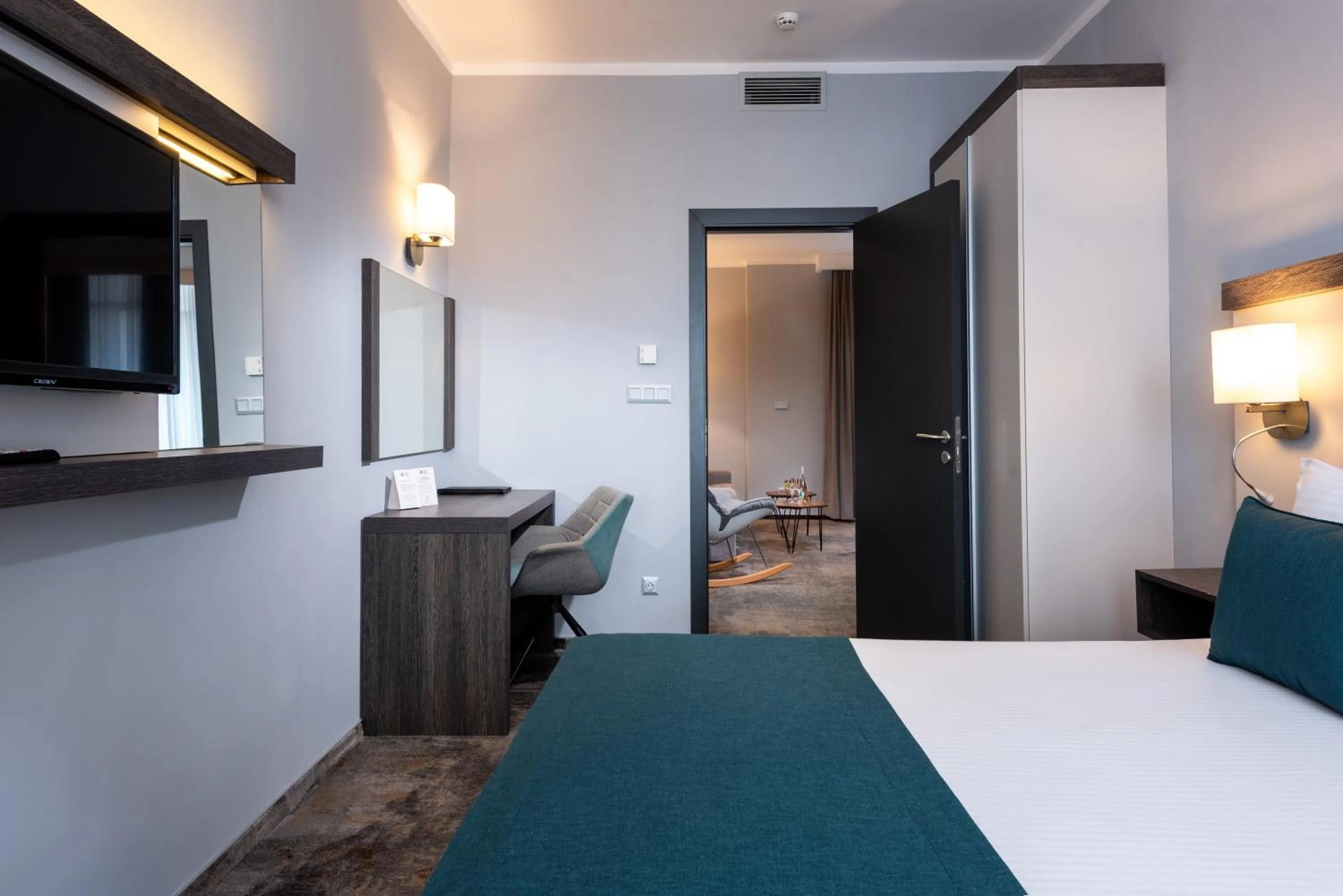 Photo of the whole room, Bed in Best Western PLUS Premium Inn