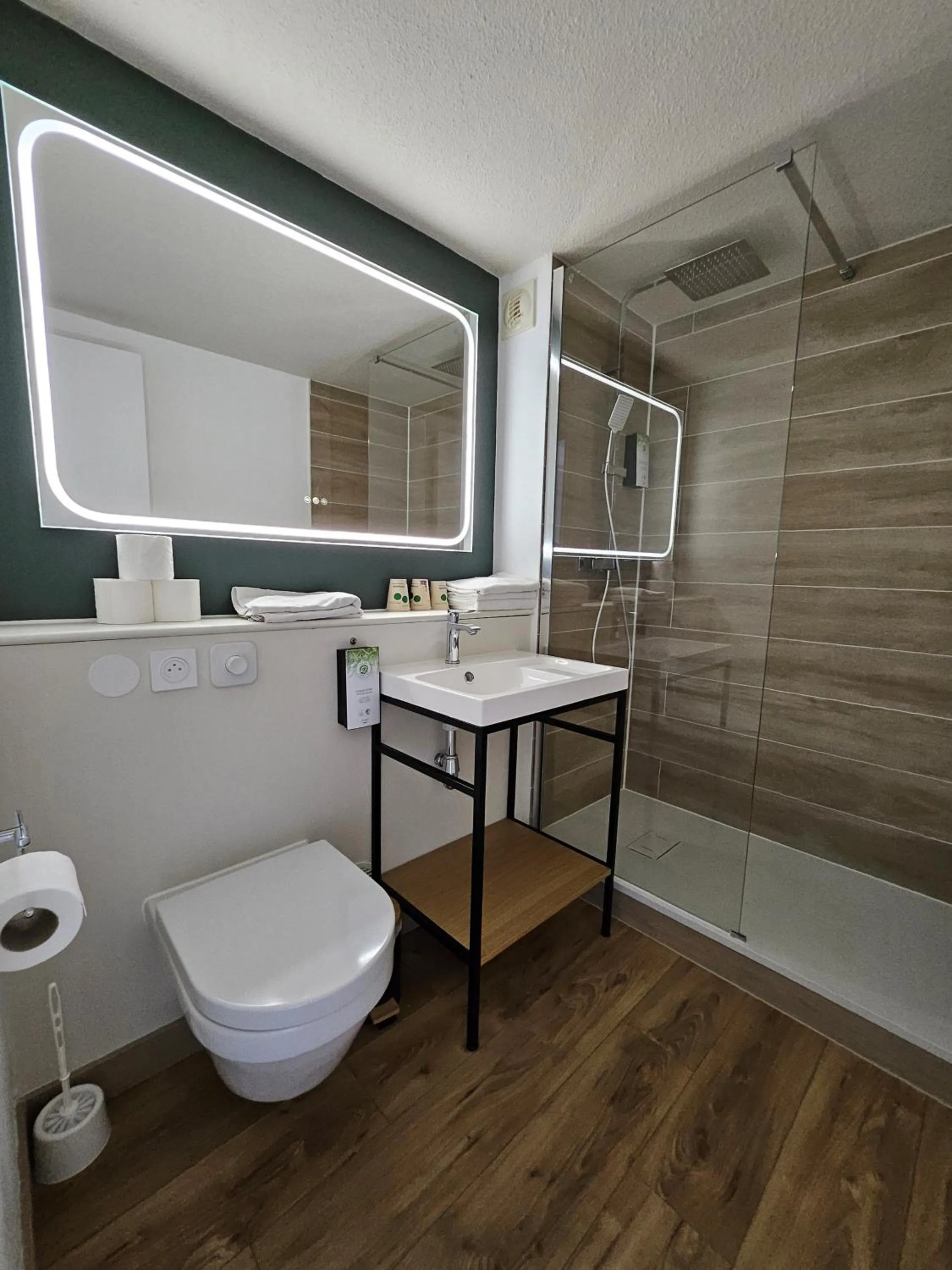 Bathroom in Campanile Chartres