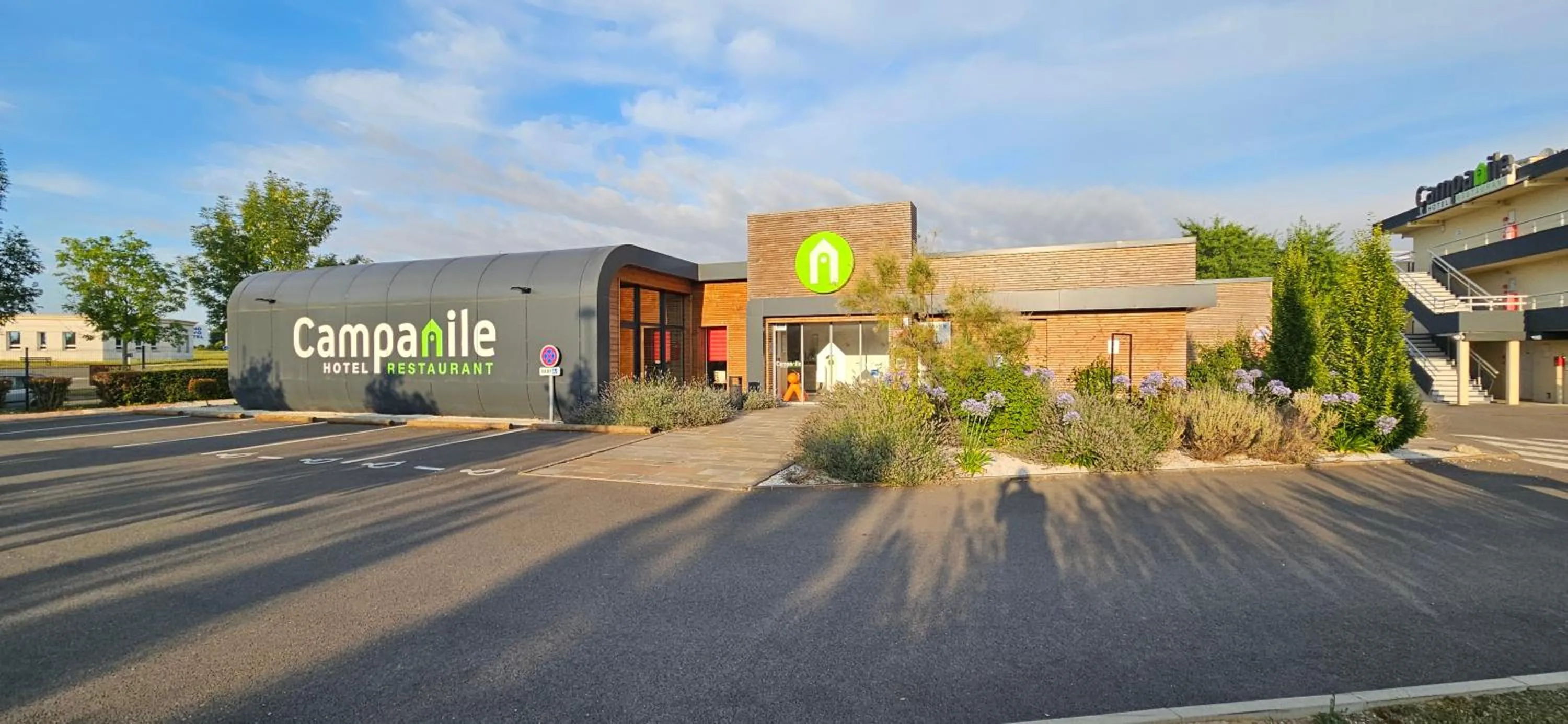 Property building in Campanile Chartres