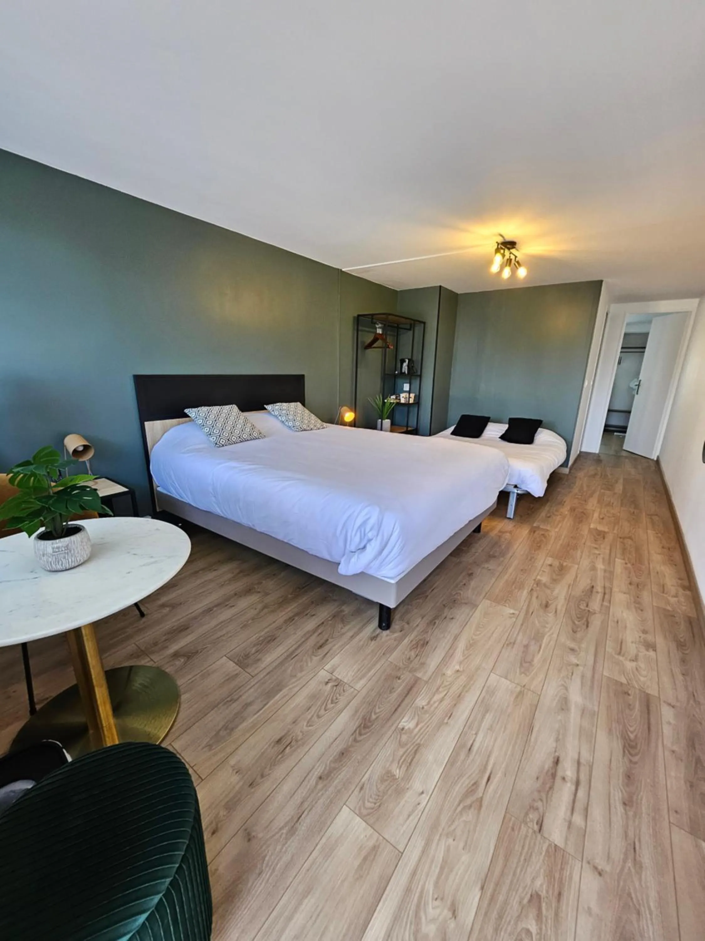 Bedroom, Bed in Campanile Chartres