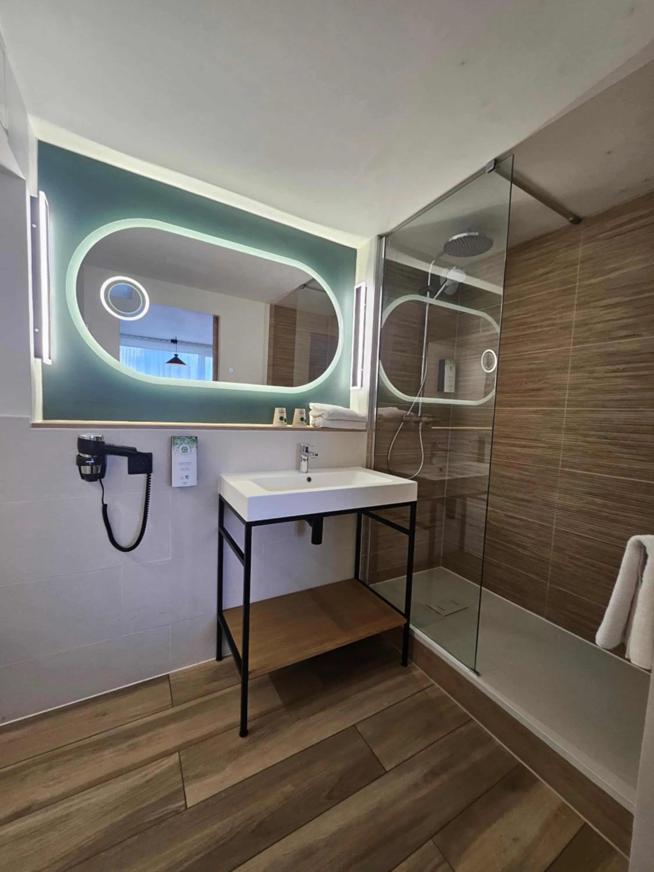 Bathroom in Campanile Chartres