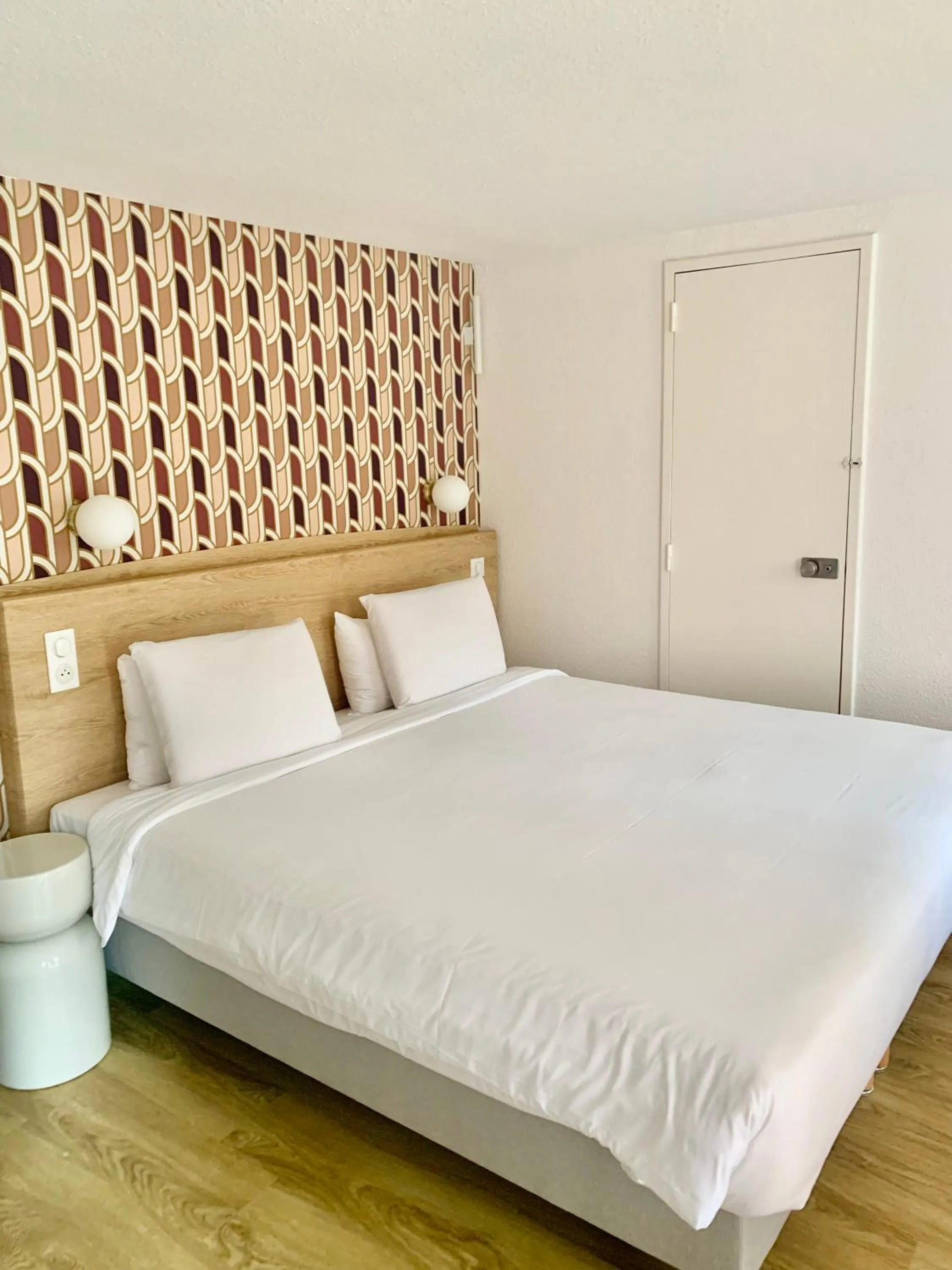 Bed in Kyriad Cannes - Mandelieu