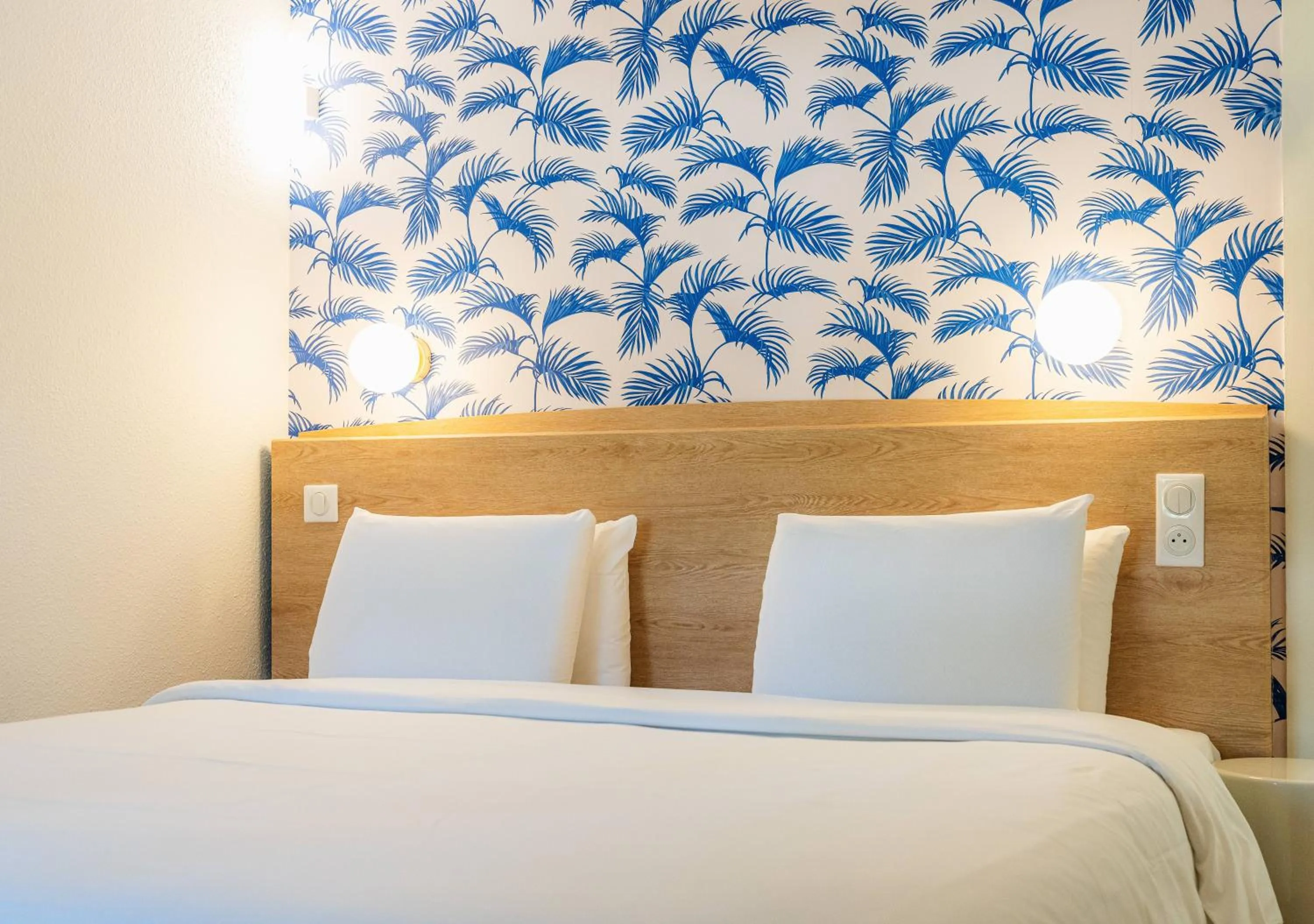 Bed in Kyriad Cannes - Mandelieu