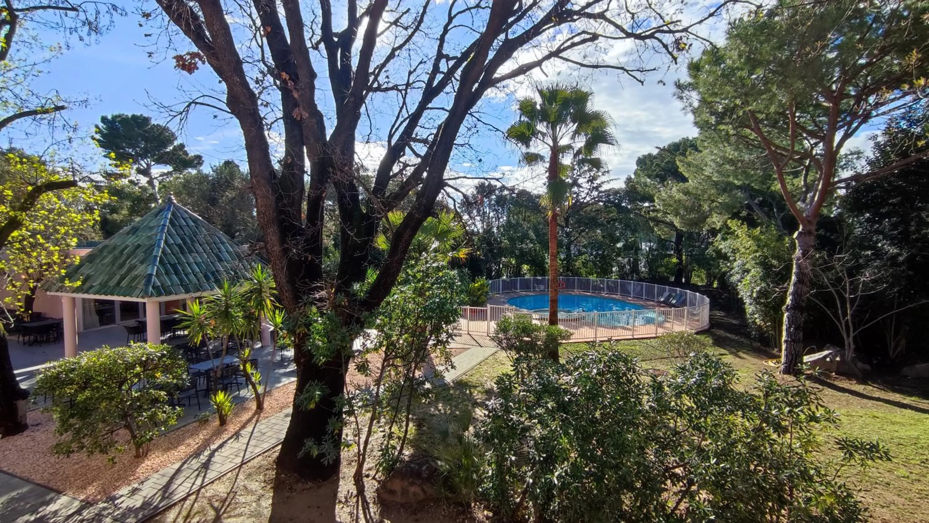 Spring in Kyriad Cannes - Mandelieu