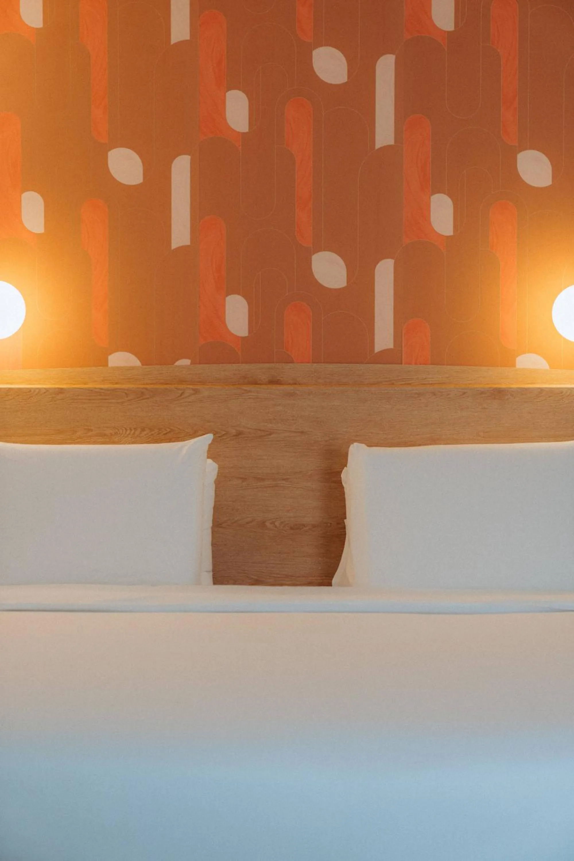 Bedroom, Bed in Kyriad Cannes - Mandelieu