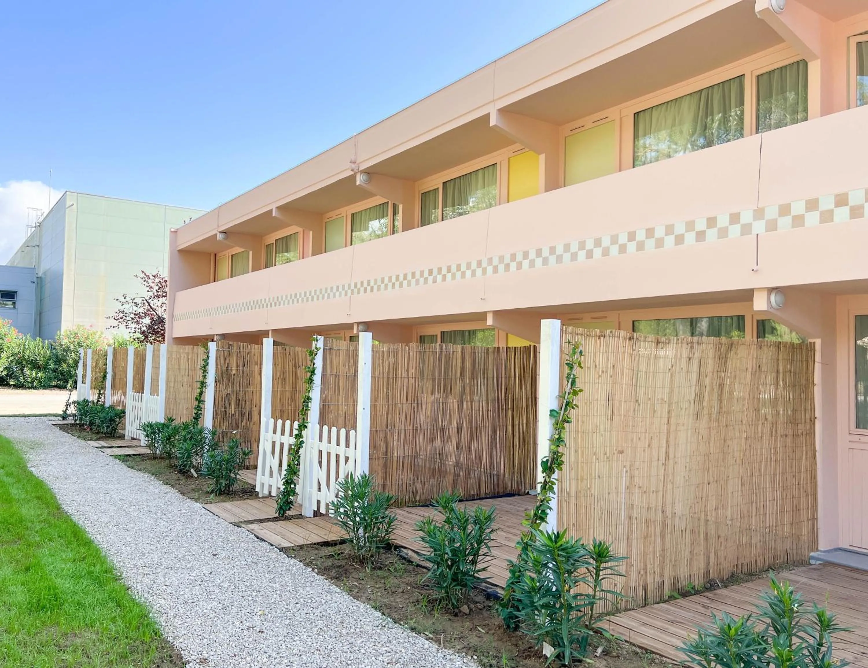 Patio in Kyriad Cannes - Mandelieu