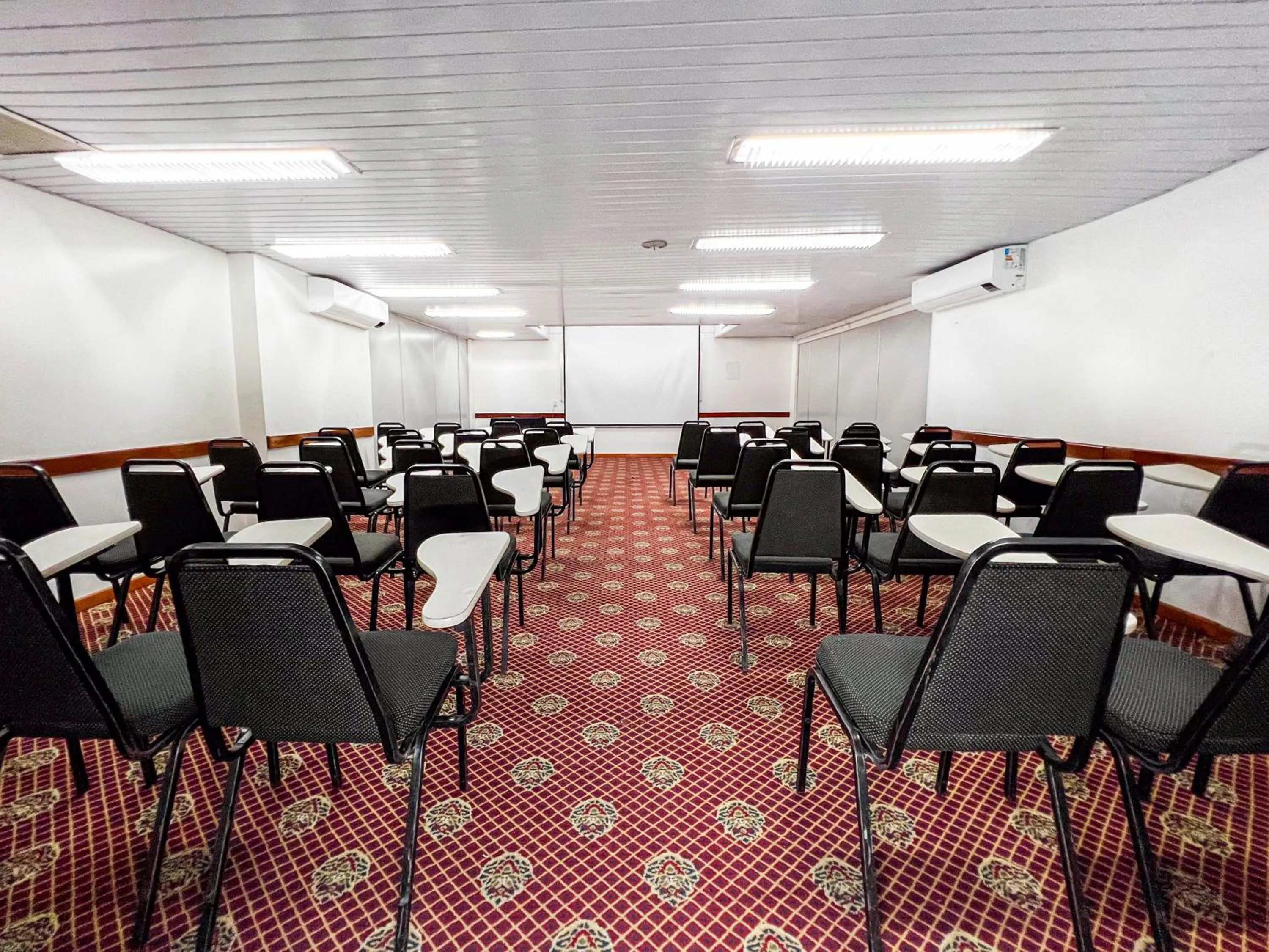 Meeting/conference room in Royal Center Hotel Lourdes