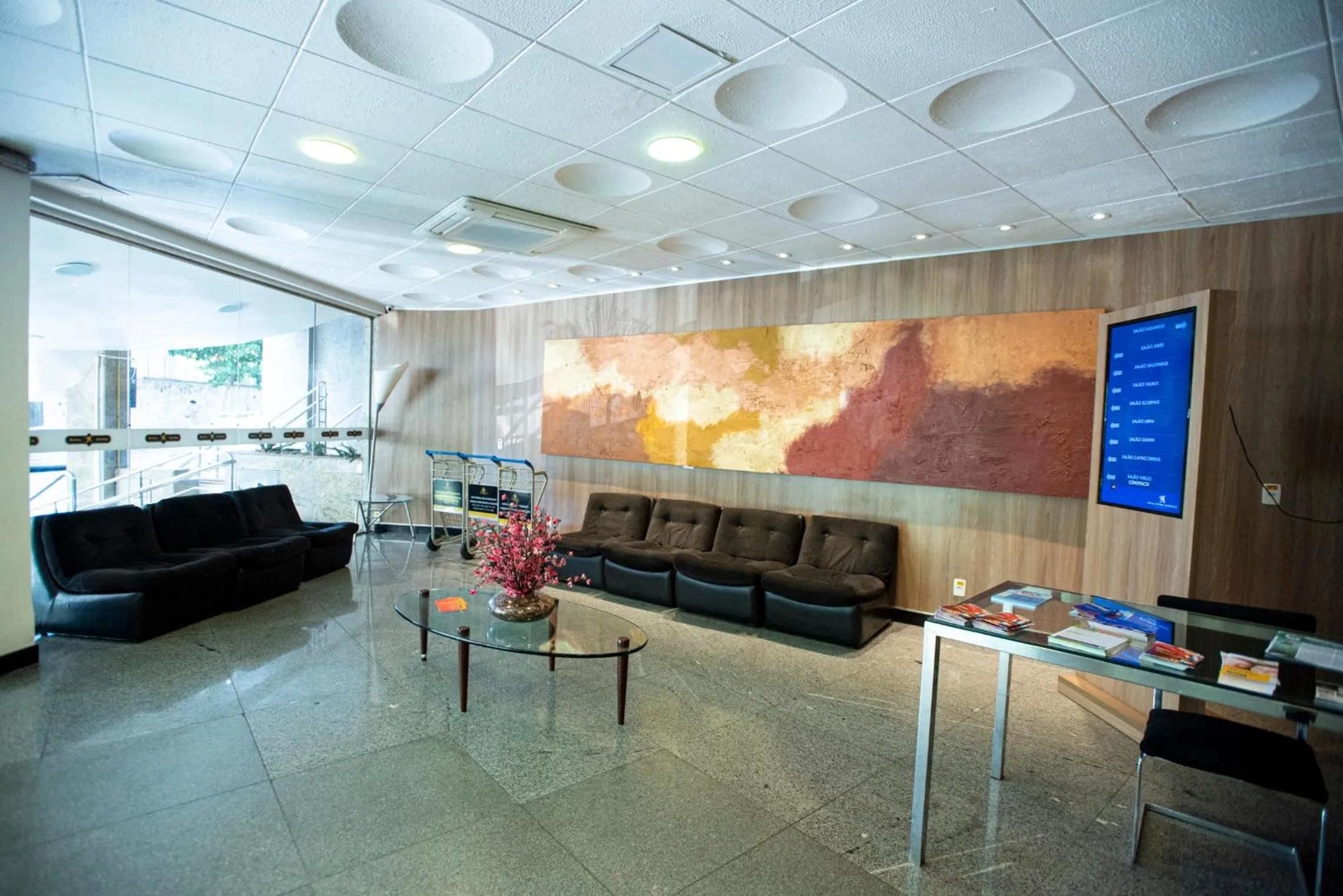 Living room in Royal Center Hotel Lourdes