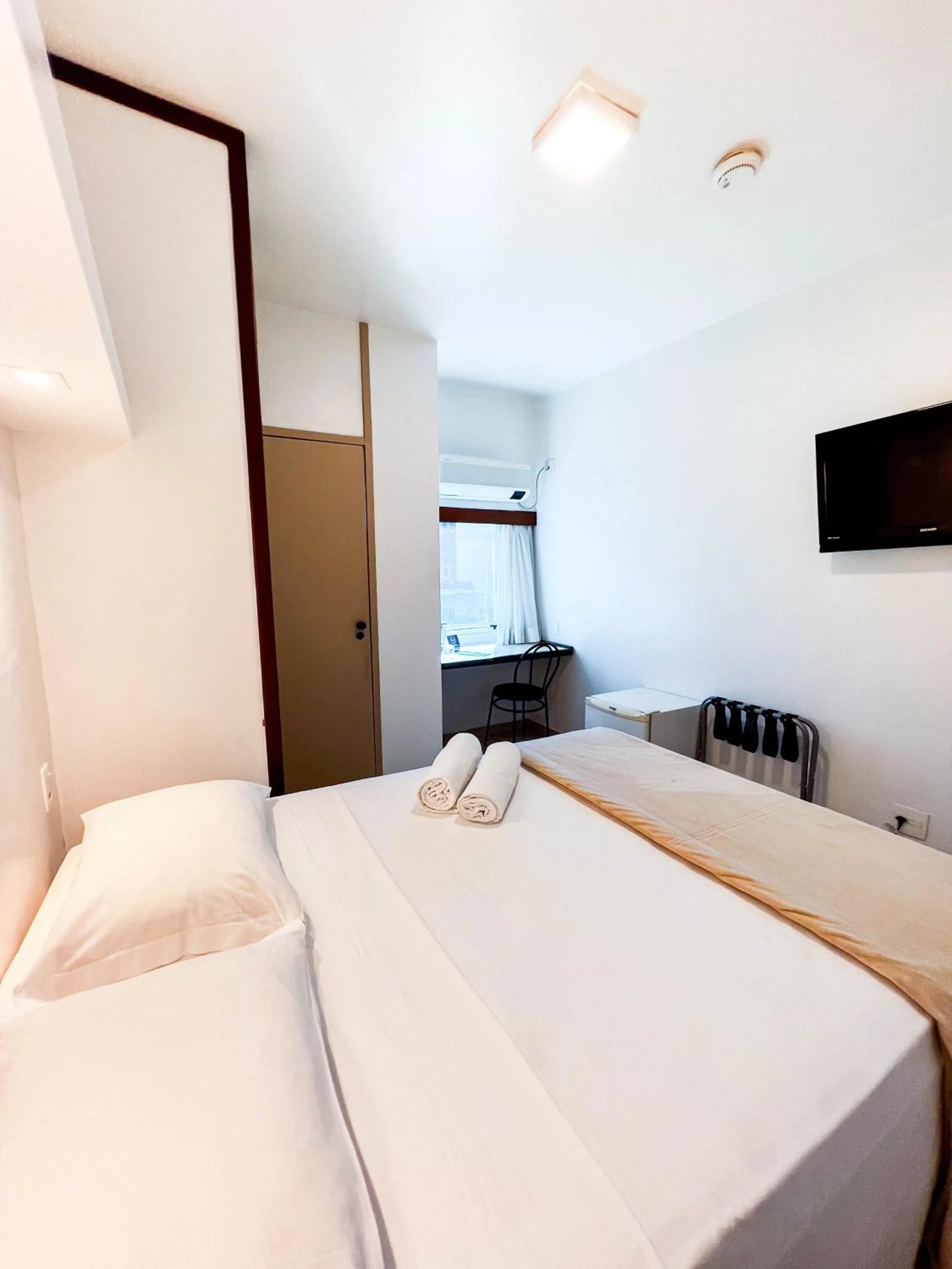 Bed in Royal Center Hotel Lourdes