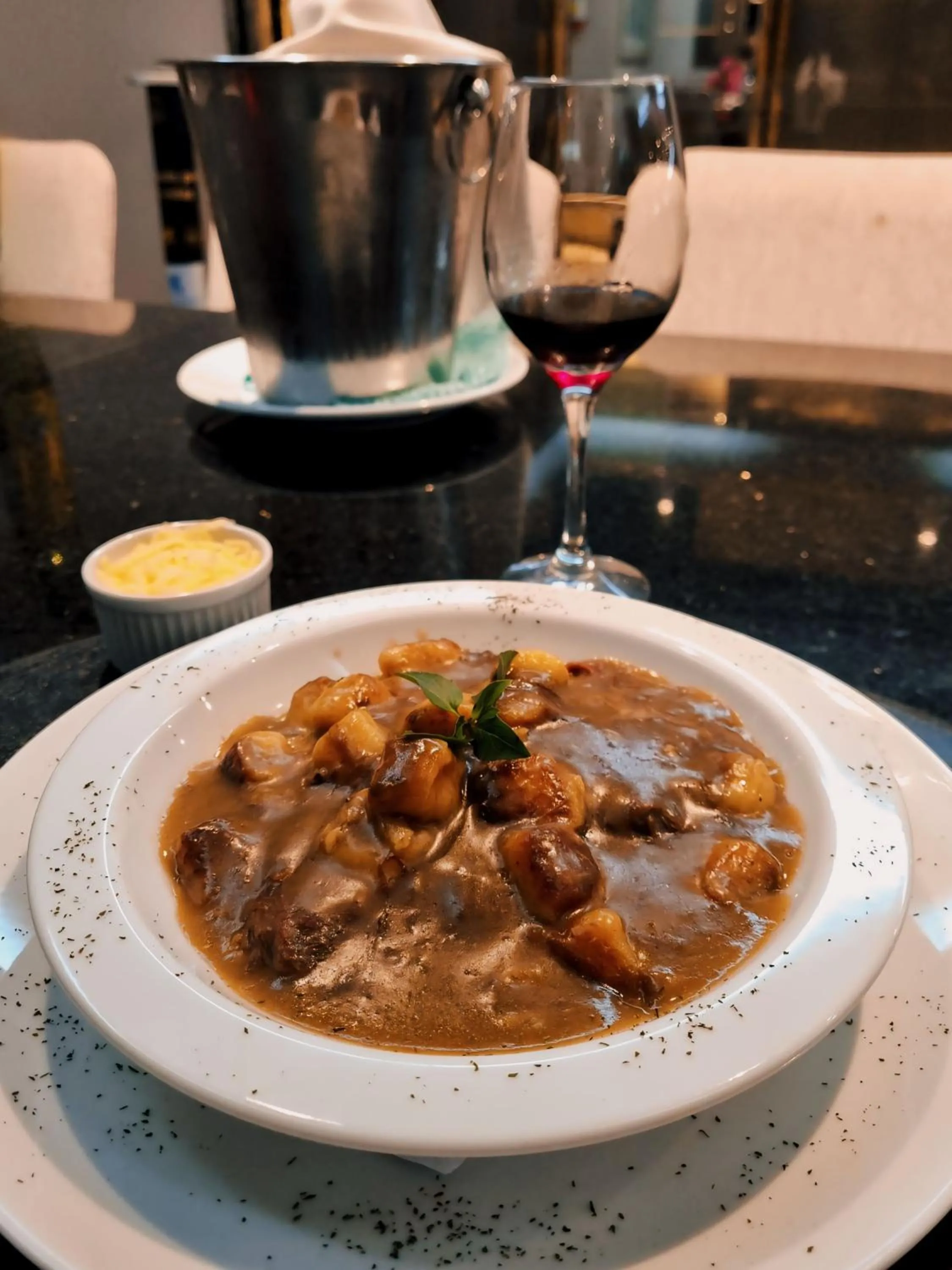 Food and drinks in Royal Center Hotel Lourdes