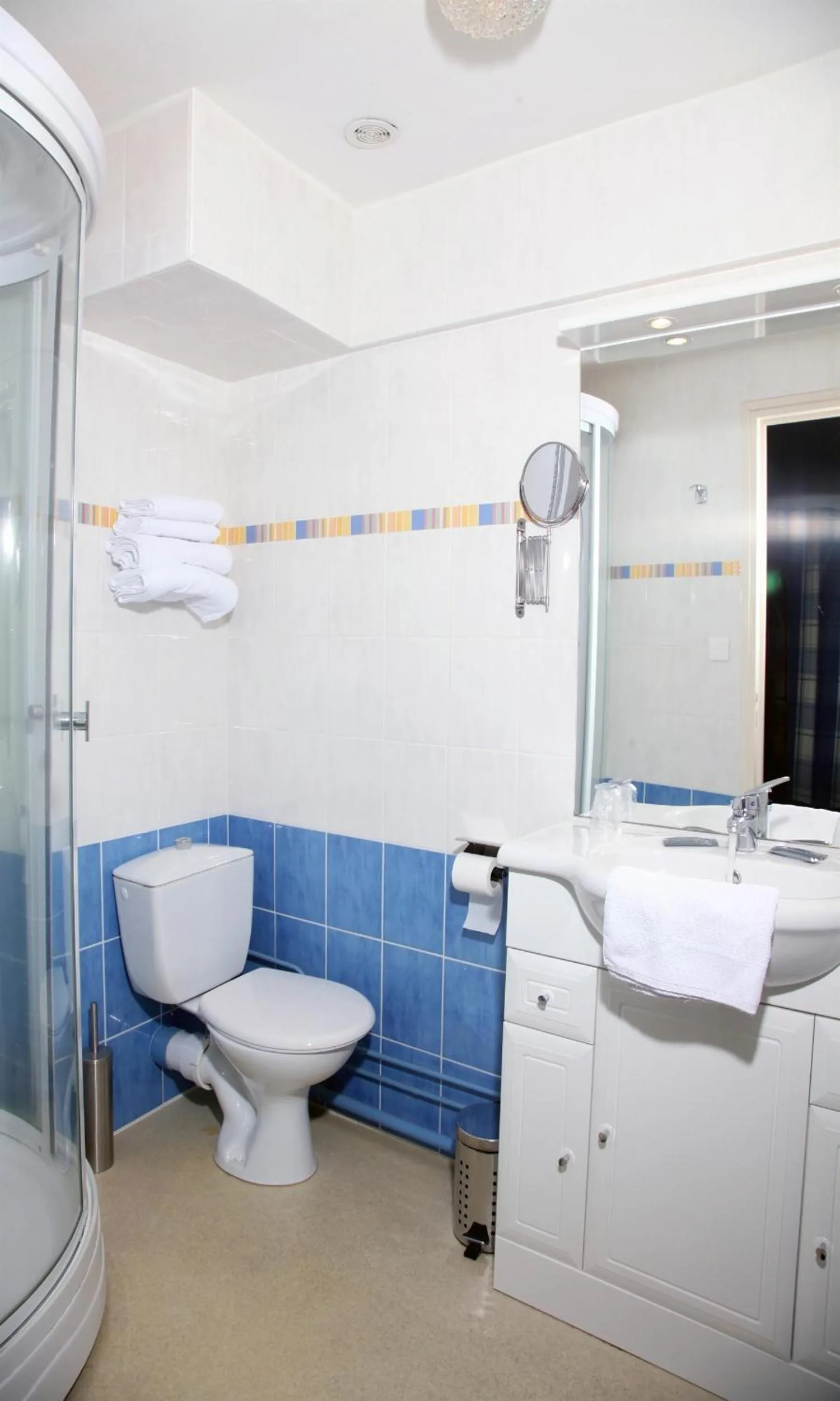 Bathroom in Le Renaissance