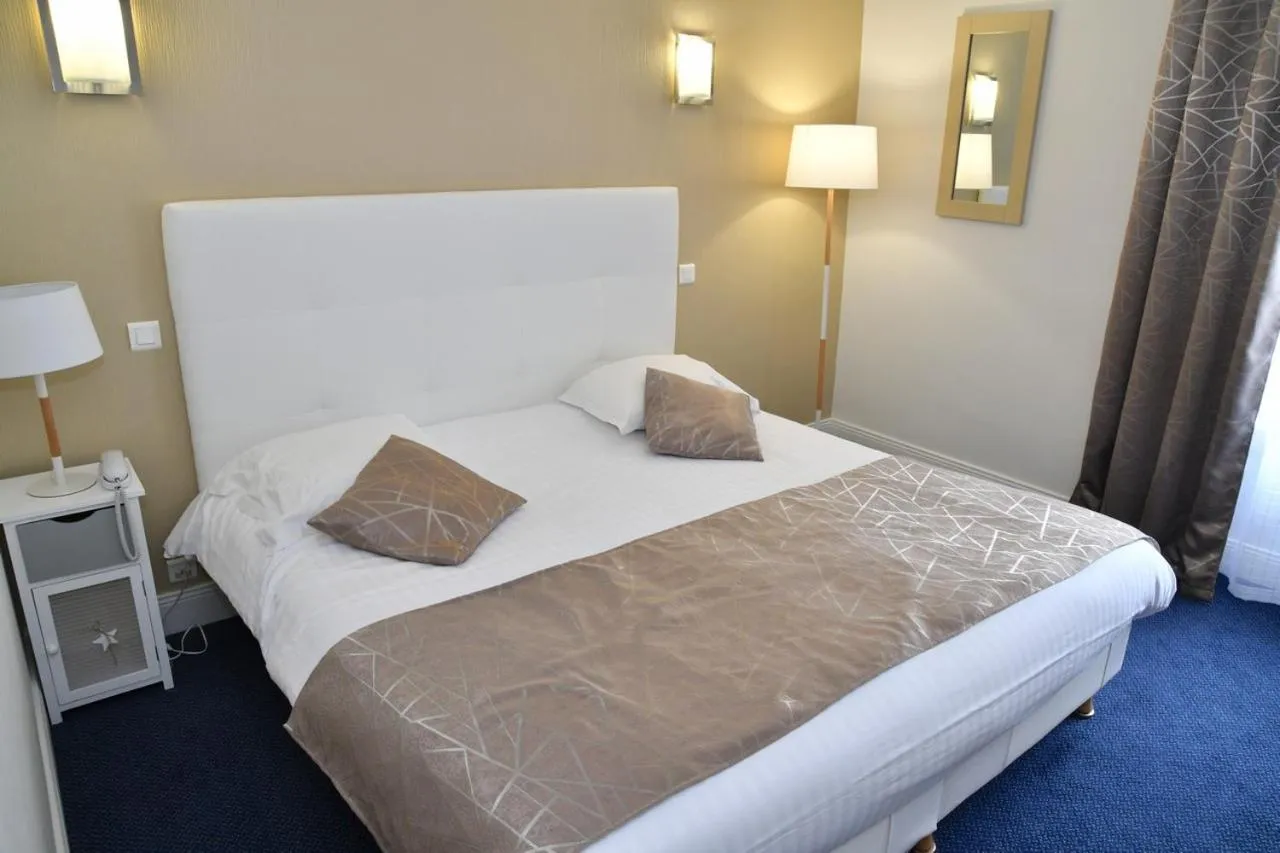 Bed in Le Renaissance