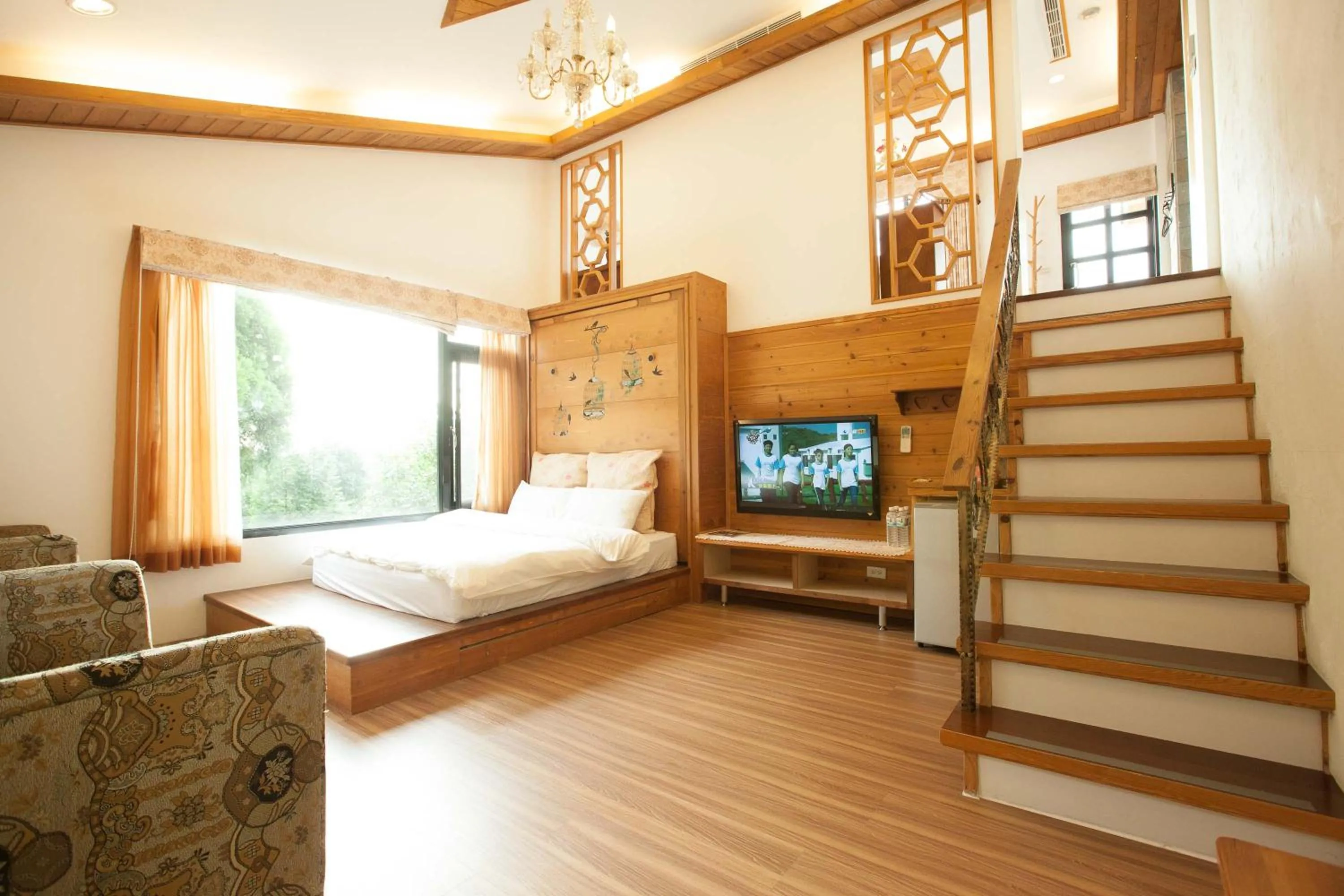 TV and multimedia, Bed in Upon The Hill