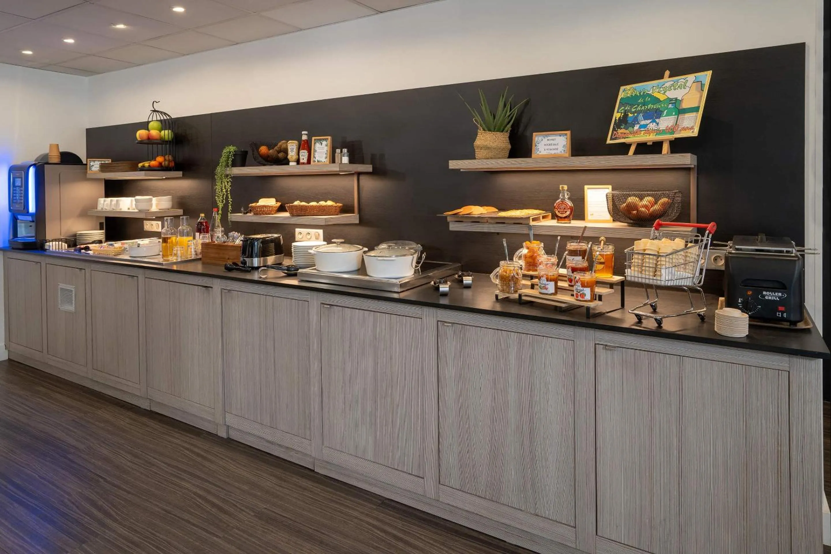 Buffet breakfast in Best Western Voiron Centre
