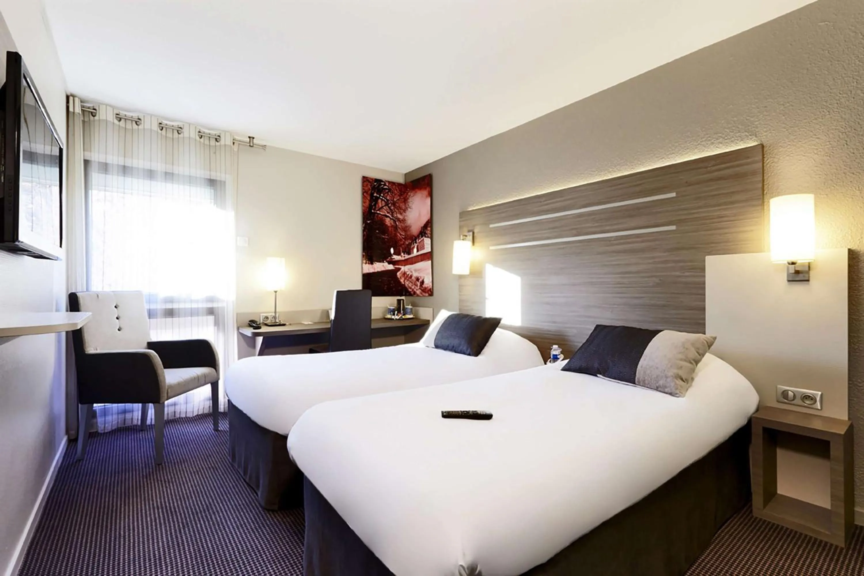 Bed in Best Western Voiron Centre