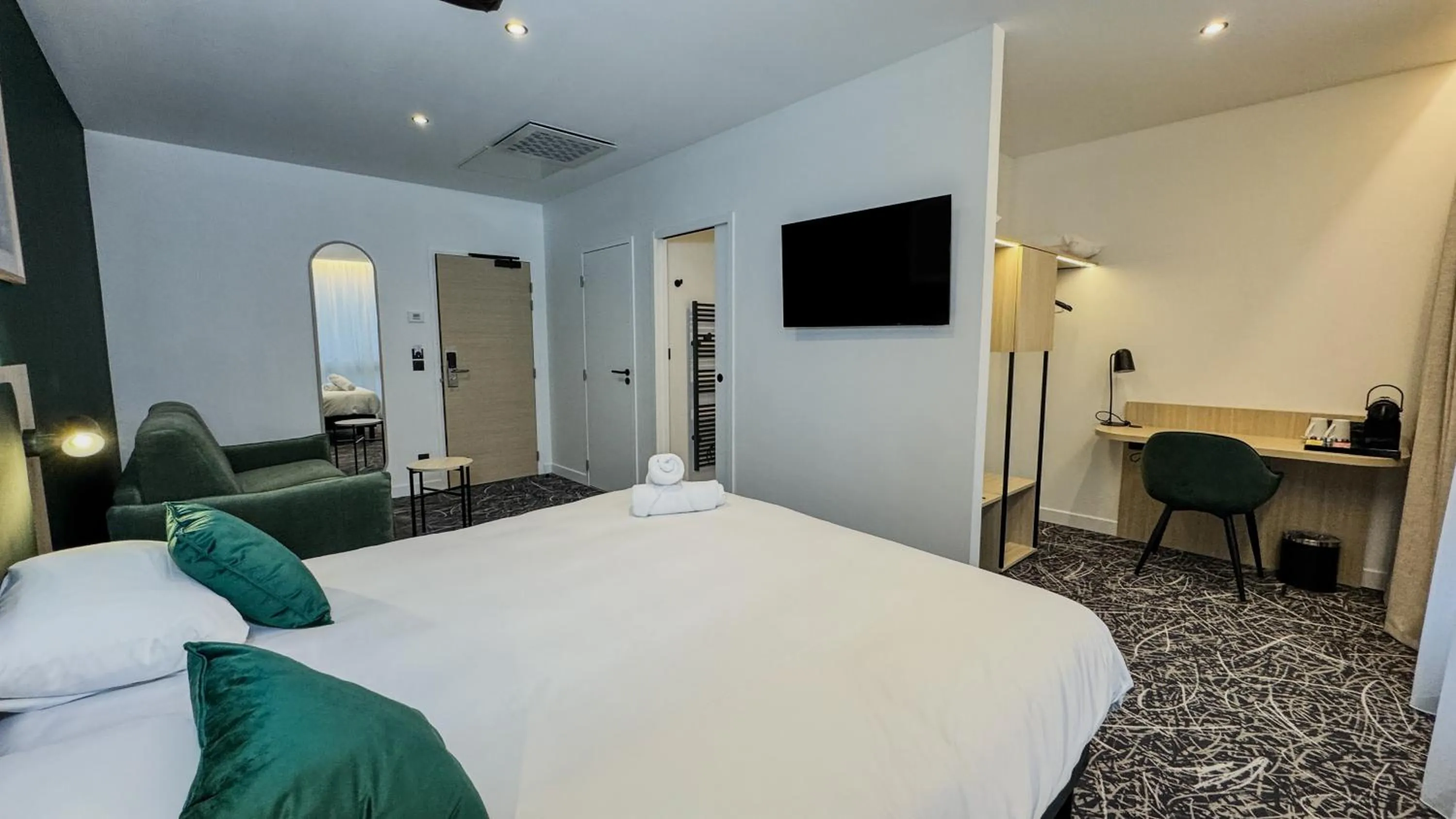 Bed in Best Western Voiron Centre