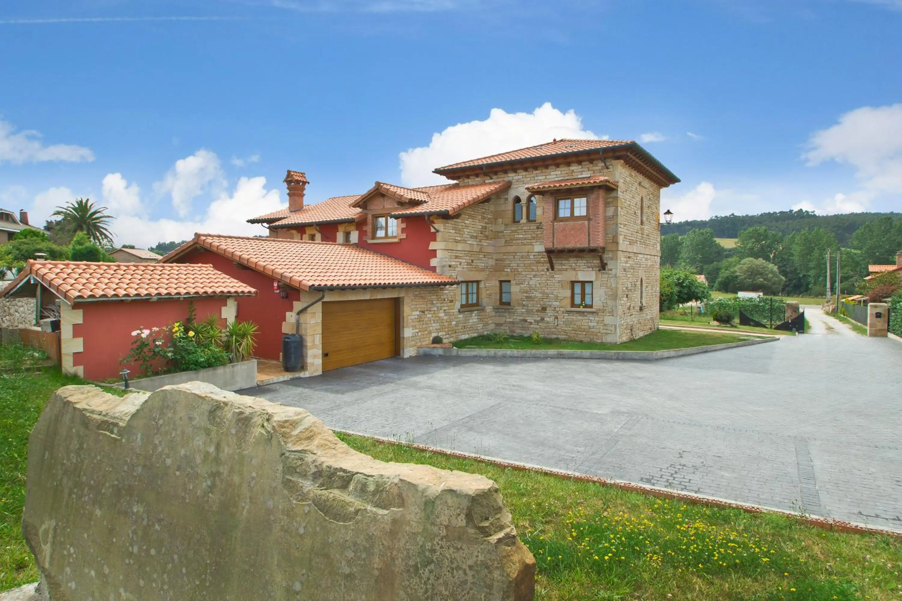 Property building in Posada La Fabula
