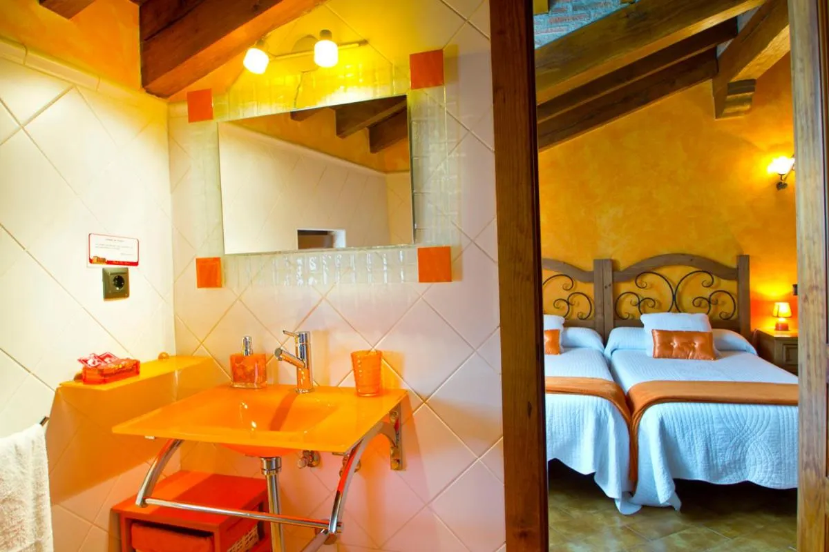 Bathroom, Bed in Posada La Fabula