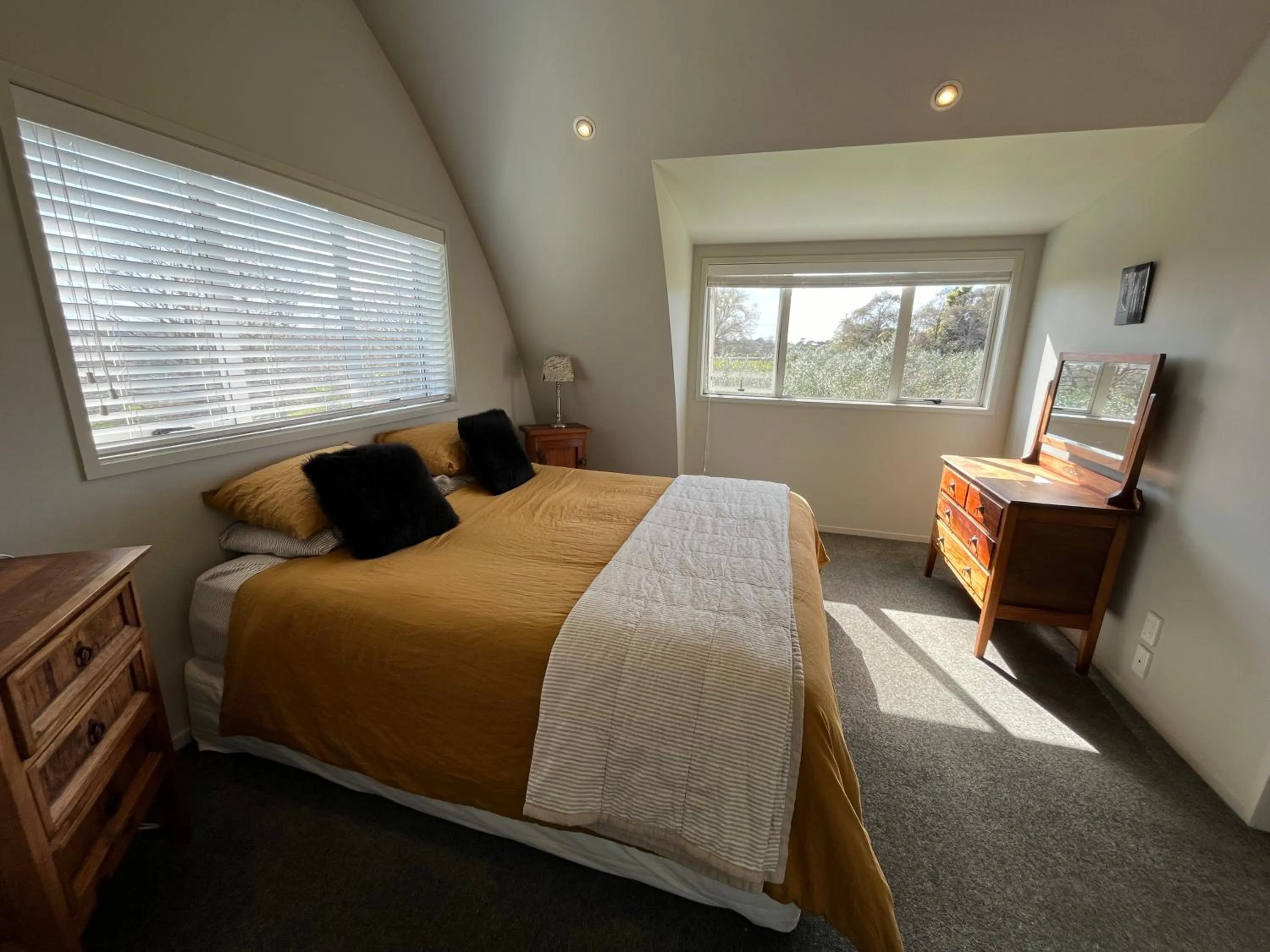 Bedroom, Bed in Lavender Hill