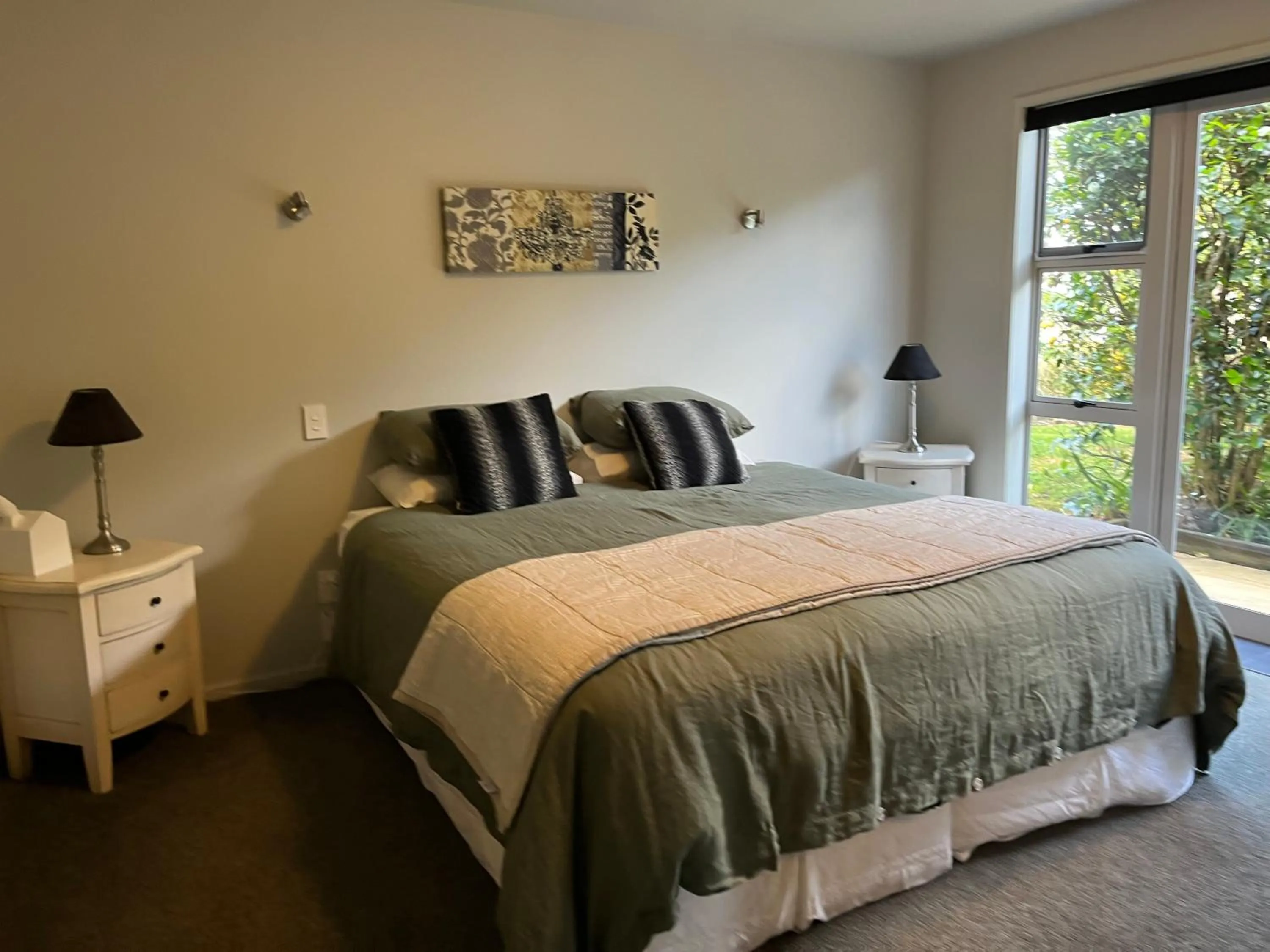 Bedroom, Bed in Lavender Hill