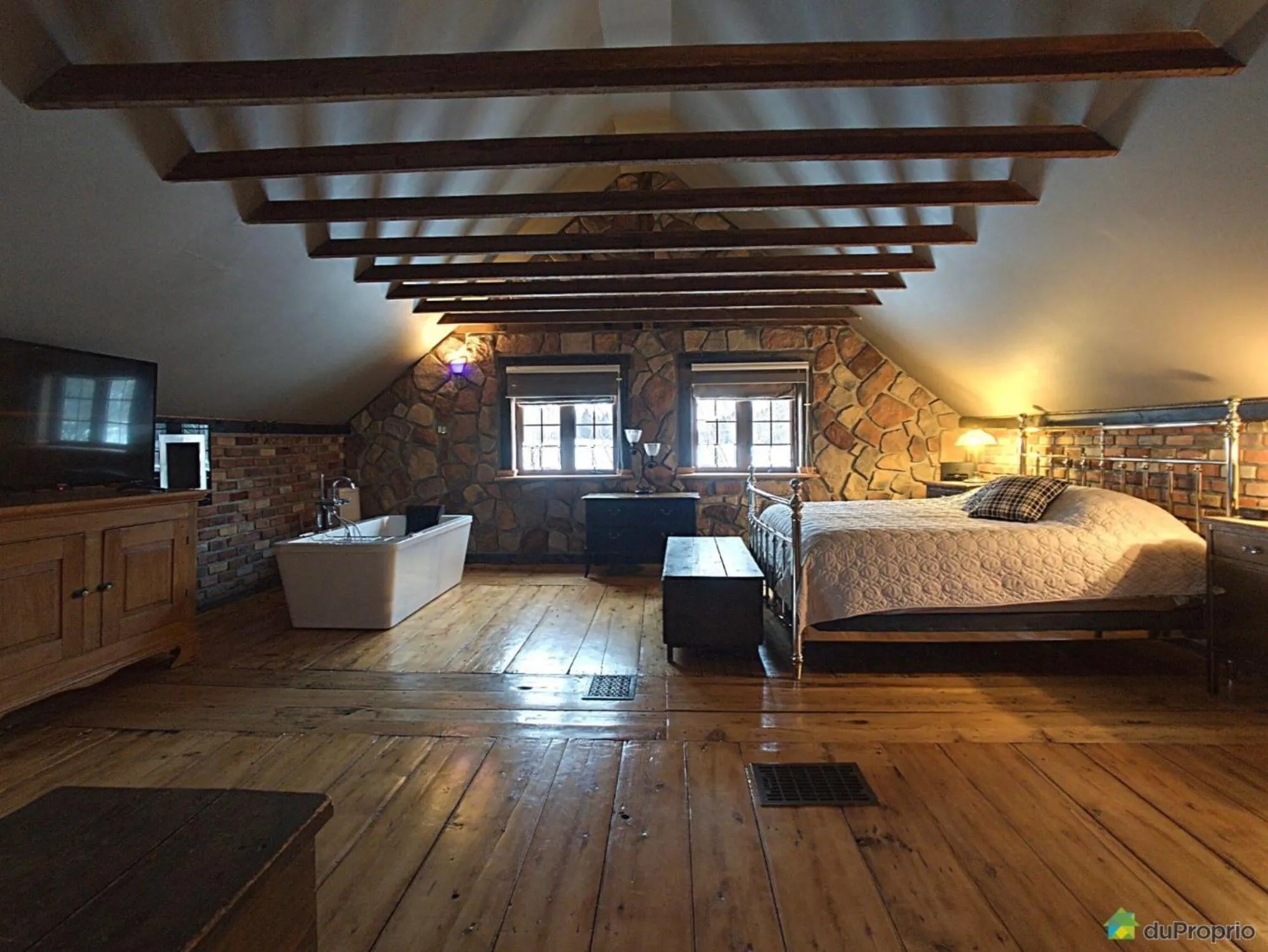 Bed in Maison du Mont-Mégantic spa à l'année