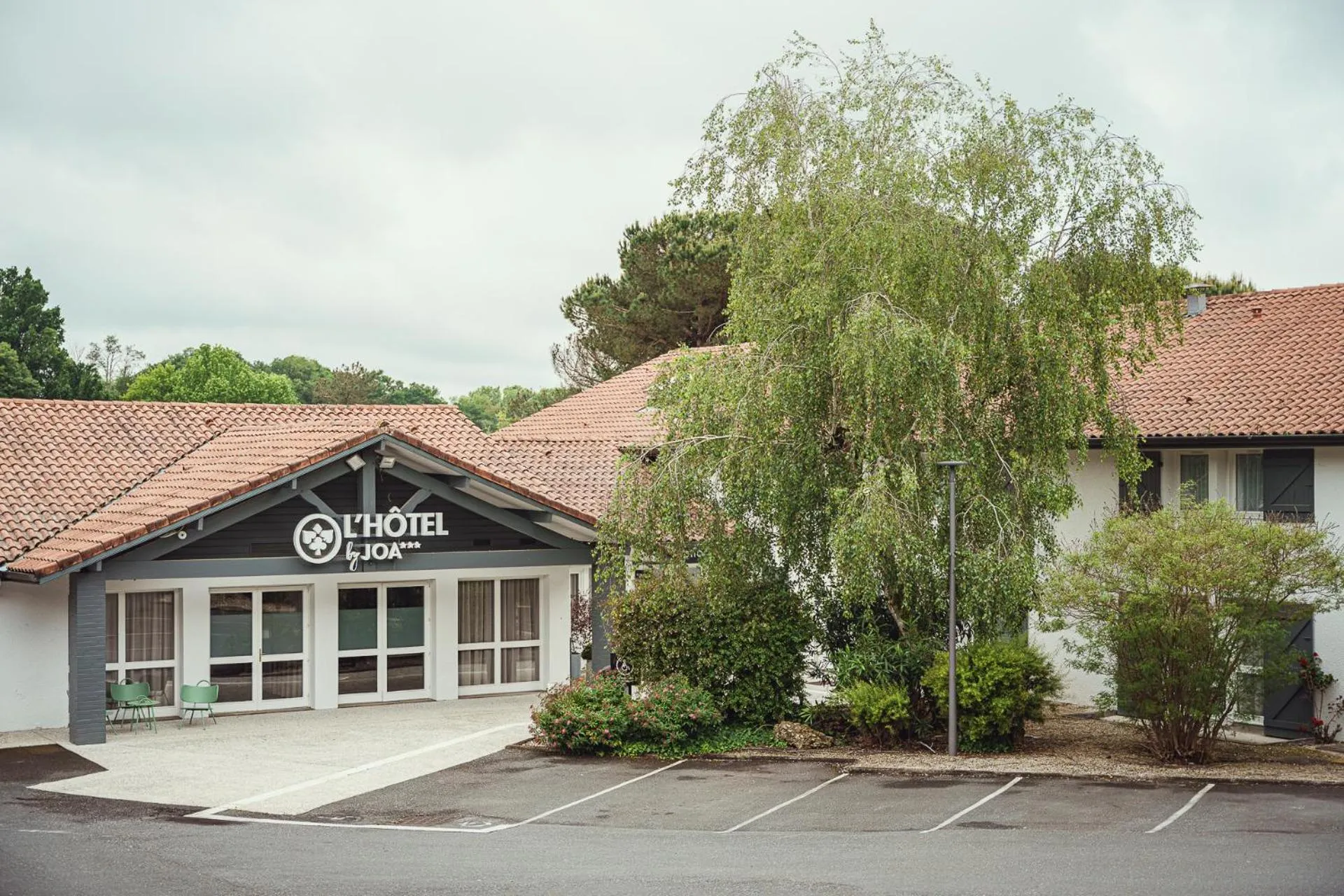Property building in L'hôtel by JOA de Saint-Paul-Lès-Dax