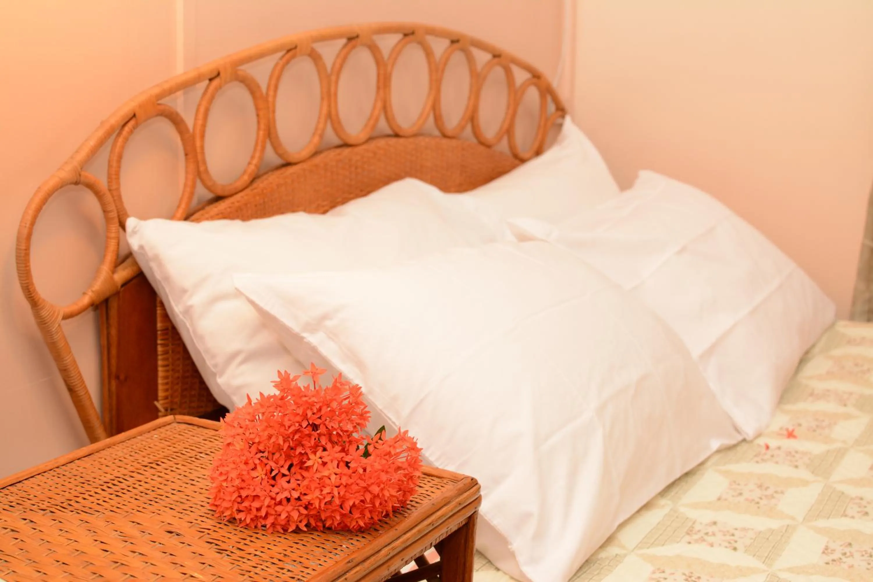 Bedroom, Bed in Windjammer International Cuisine & Comfort Inn