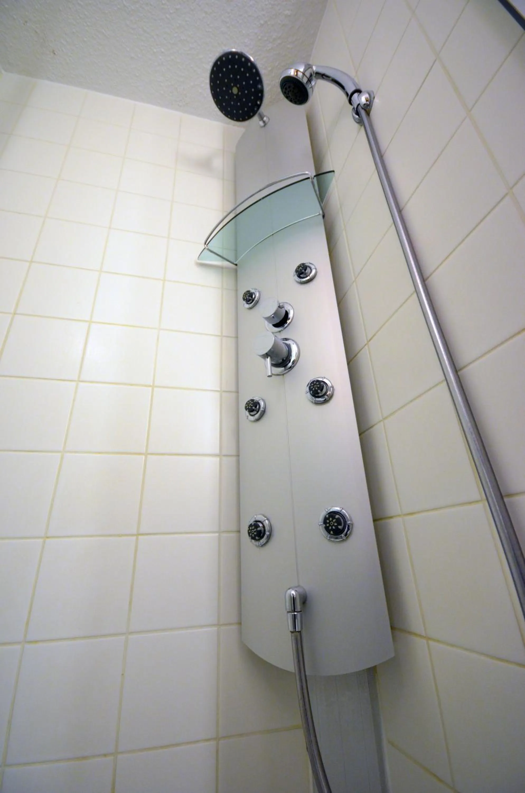 Shower in Kyriad Dijon Est Mirande