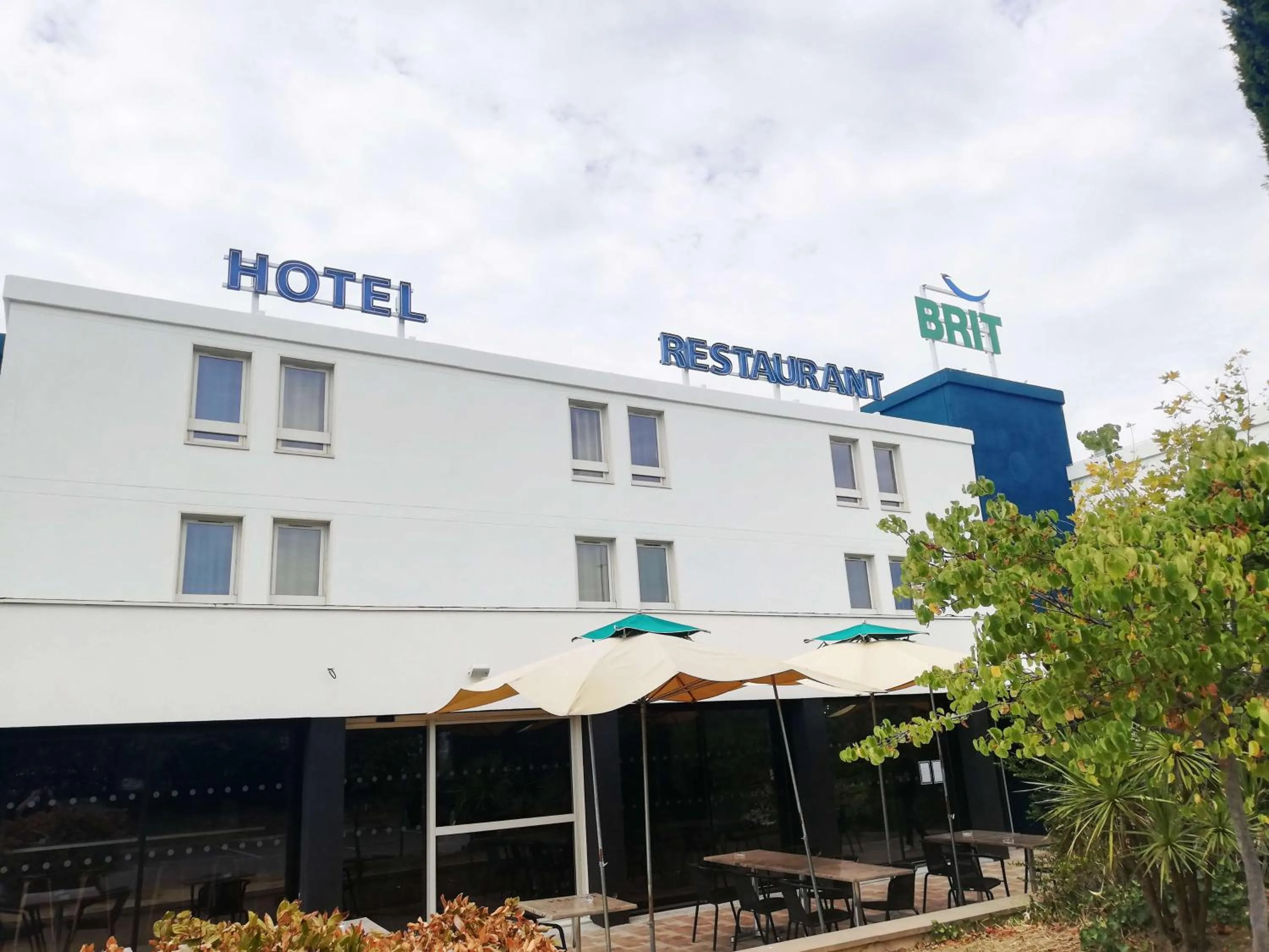 Property building in Brit Hotel Marseille Aéroport