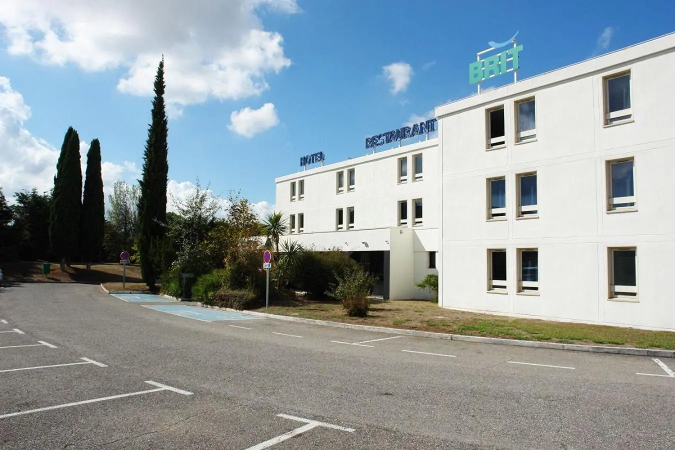 Property building in Brit Hotel Marseille Aéroport