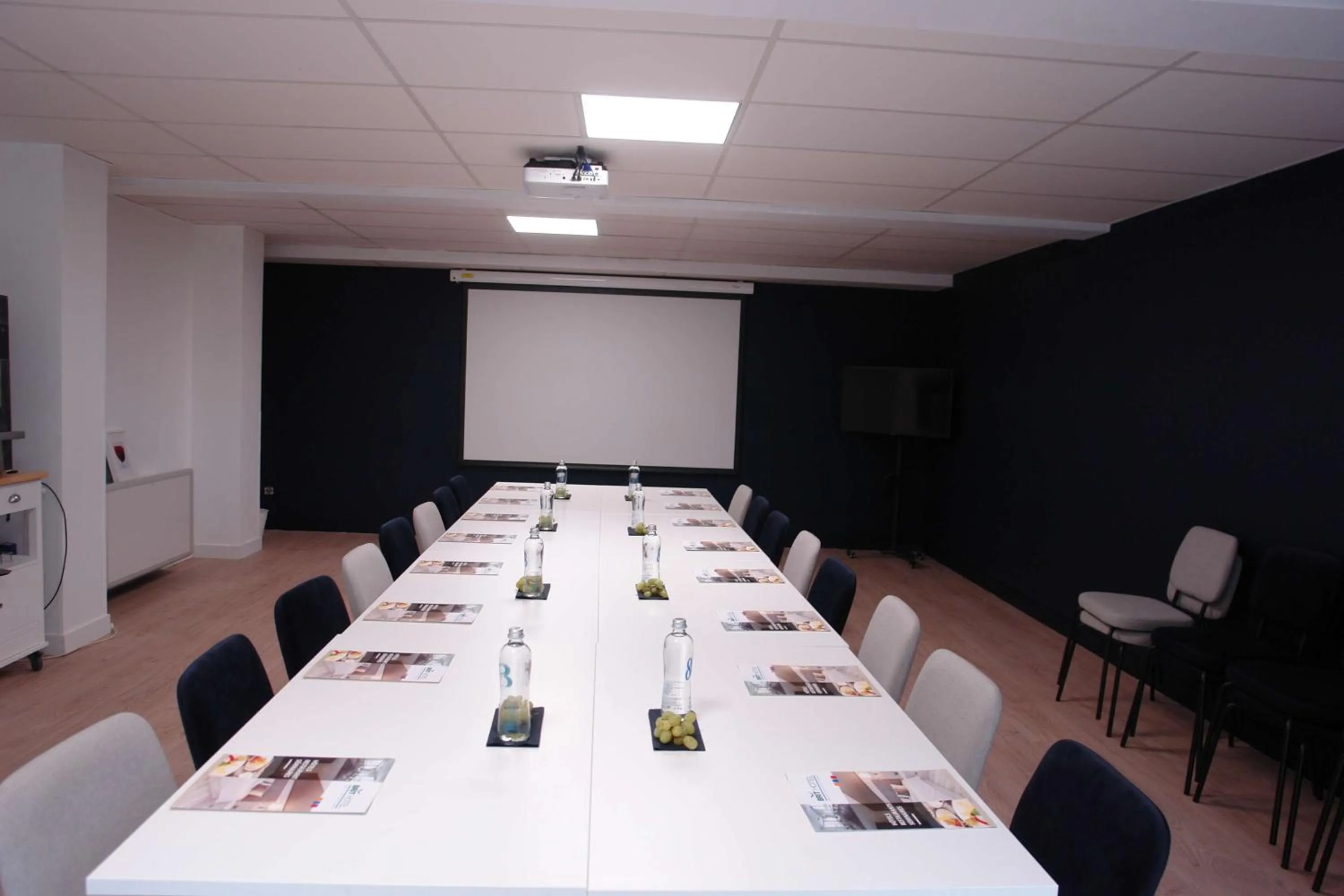 Meeting/conference room in Brit Hotel Marseille Aéroport