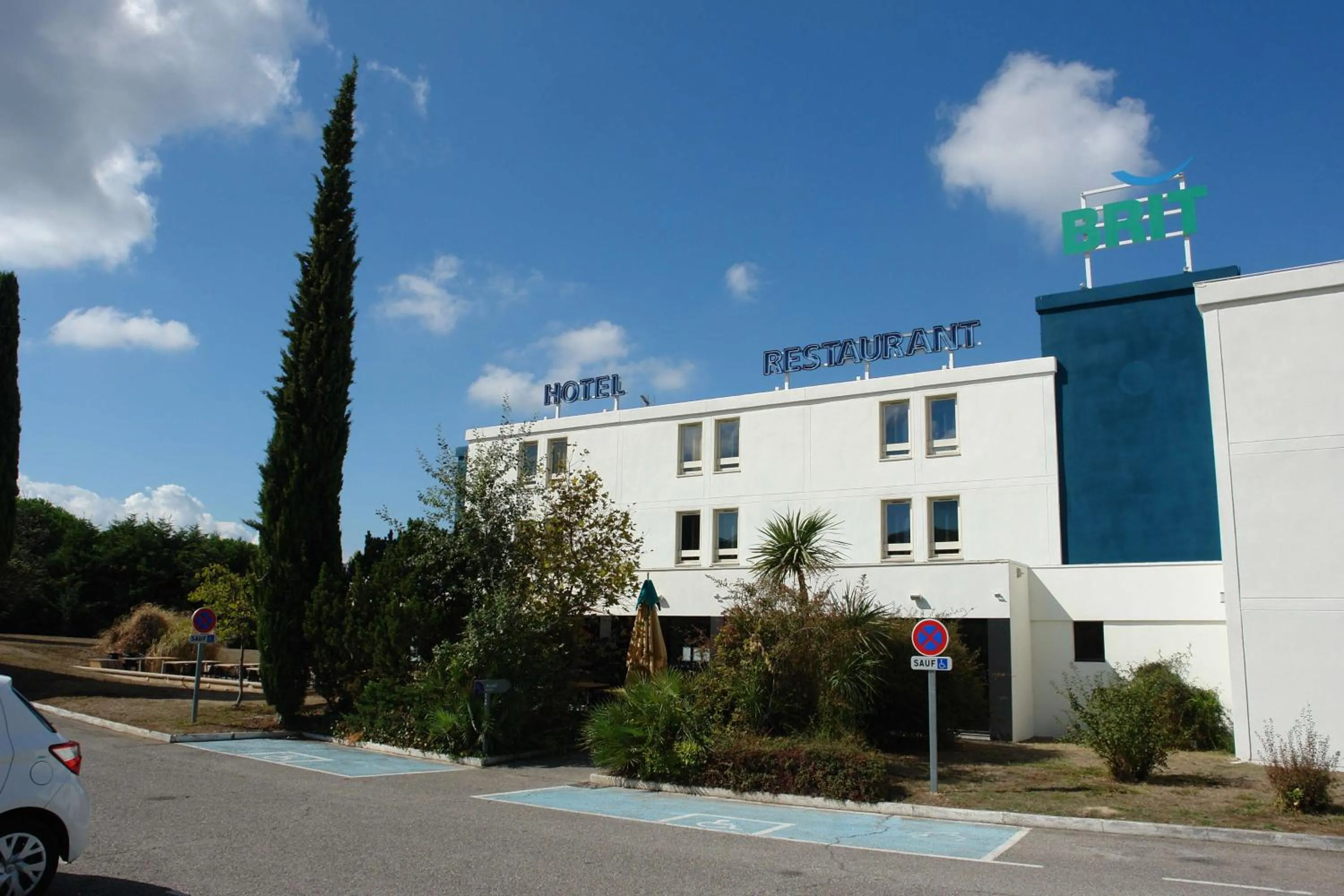 Property building in Brit Hotel Marseille Aéroport