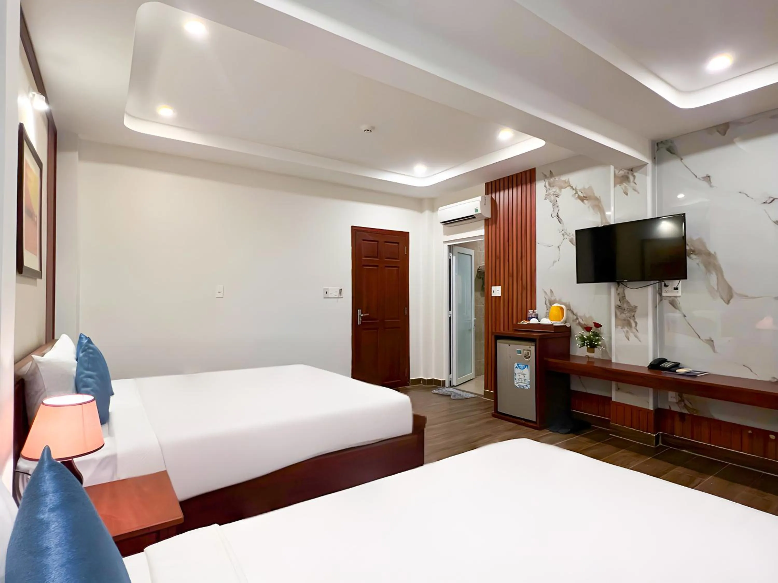Photo of the whole room, Bed in Brenta Phu Quoc Hotel
