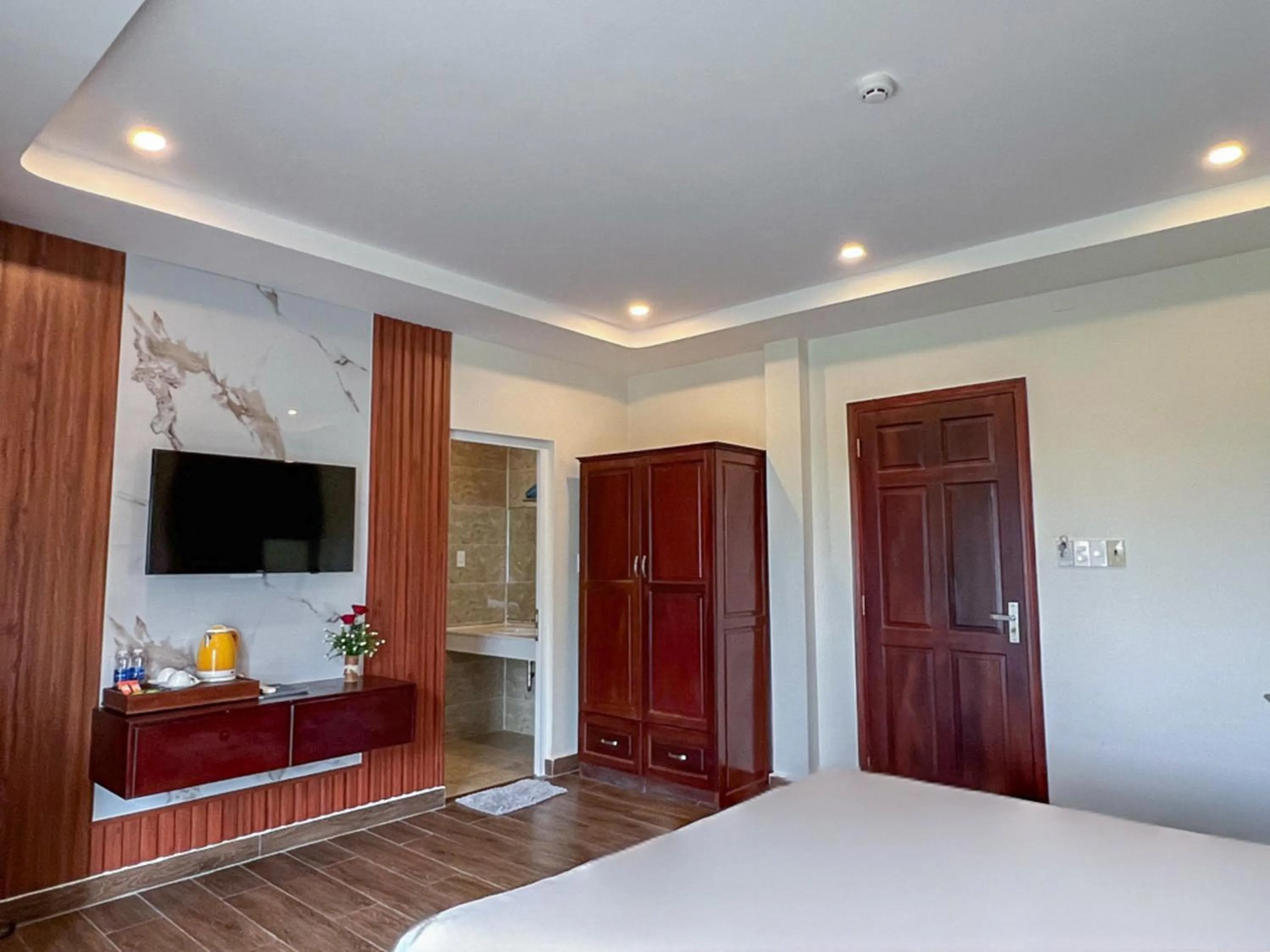 Photo of the whole room, Bed in Brenta Phu Quoc Hotel