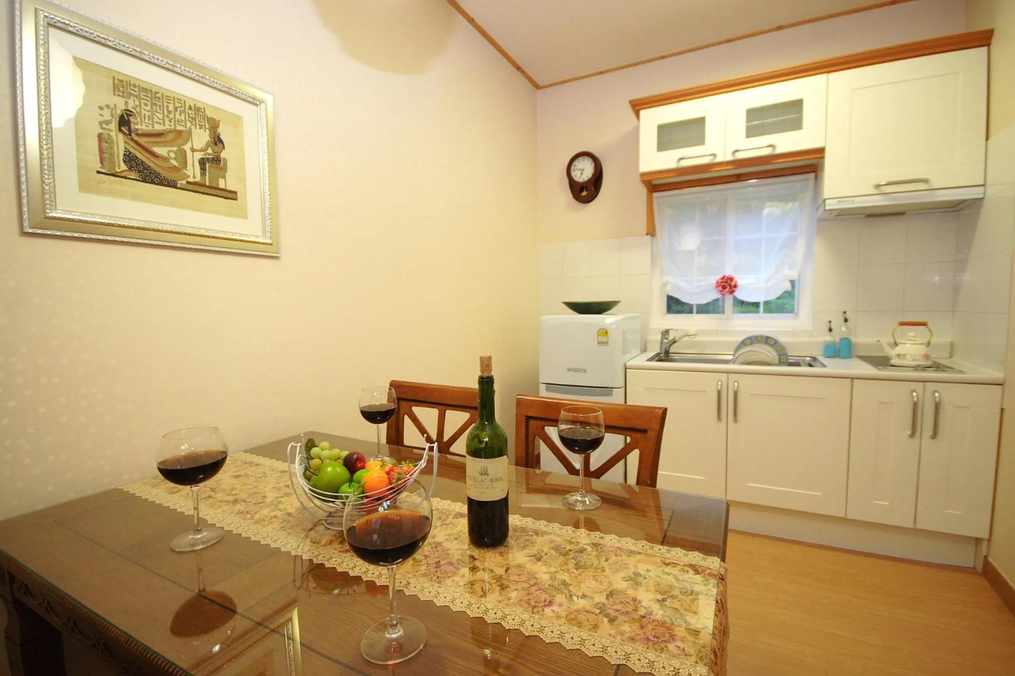 Kitchen or kitchenette in Starvill Pension