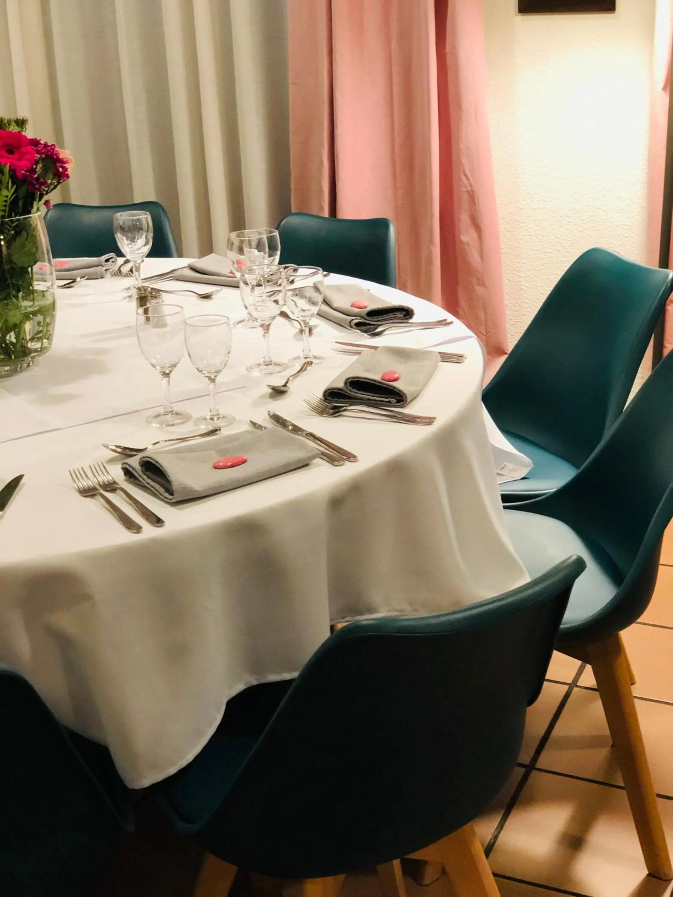 Restaurant/places to eat in The Originals City, Hôtel La Maison de Lise, Mulhouse Illzach